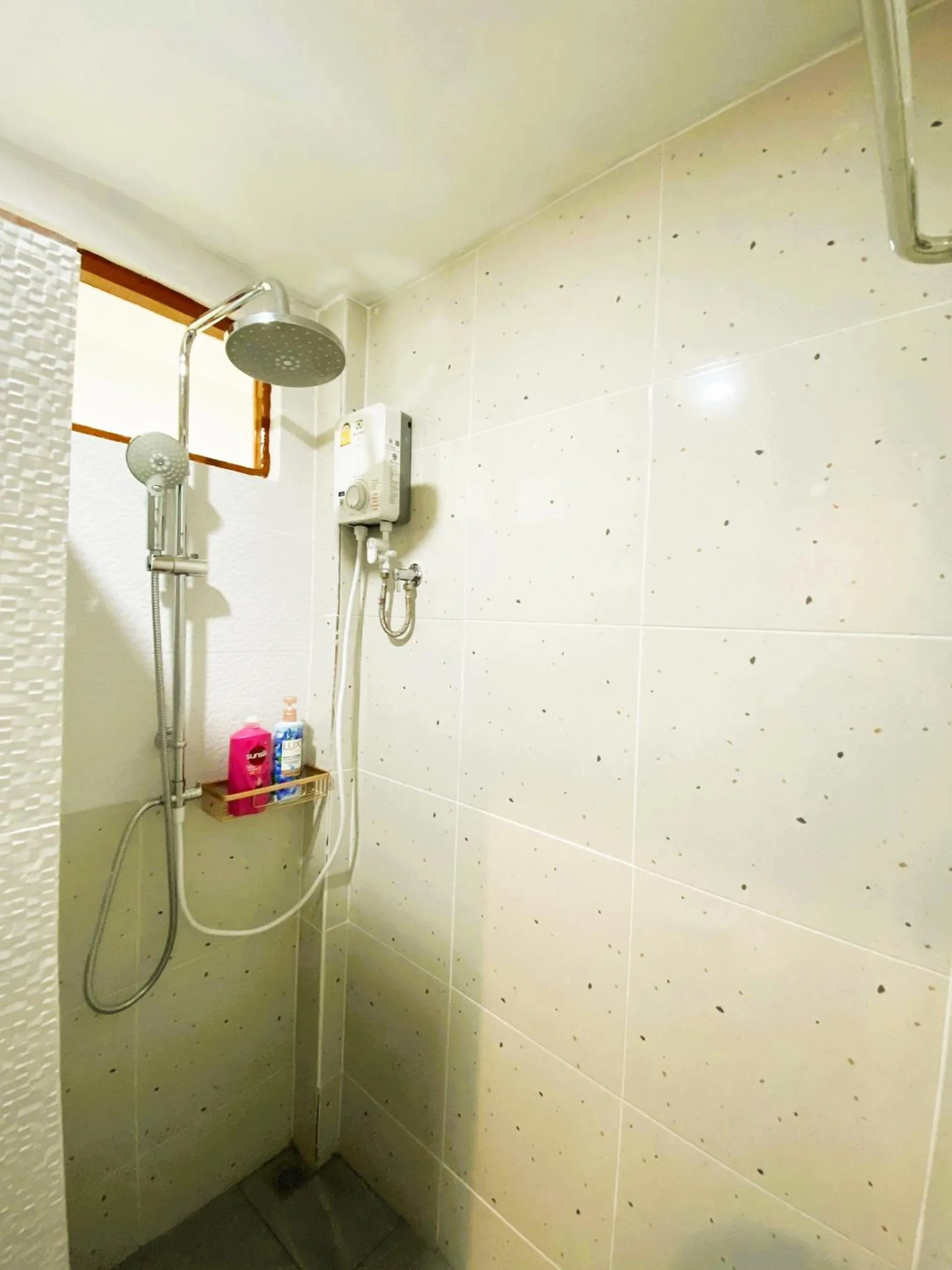 Bathroom in Ubox samui hostel & Bungalow - Chaweng beach