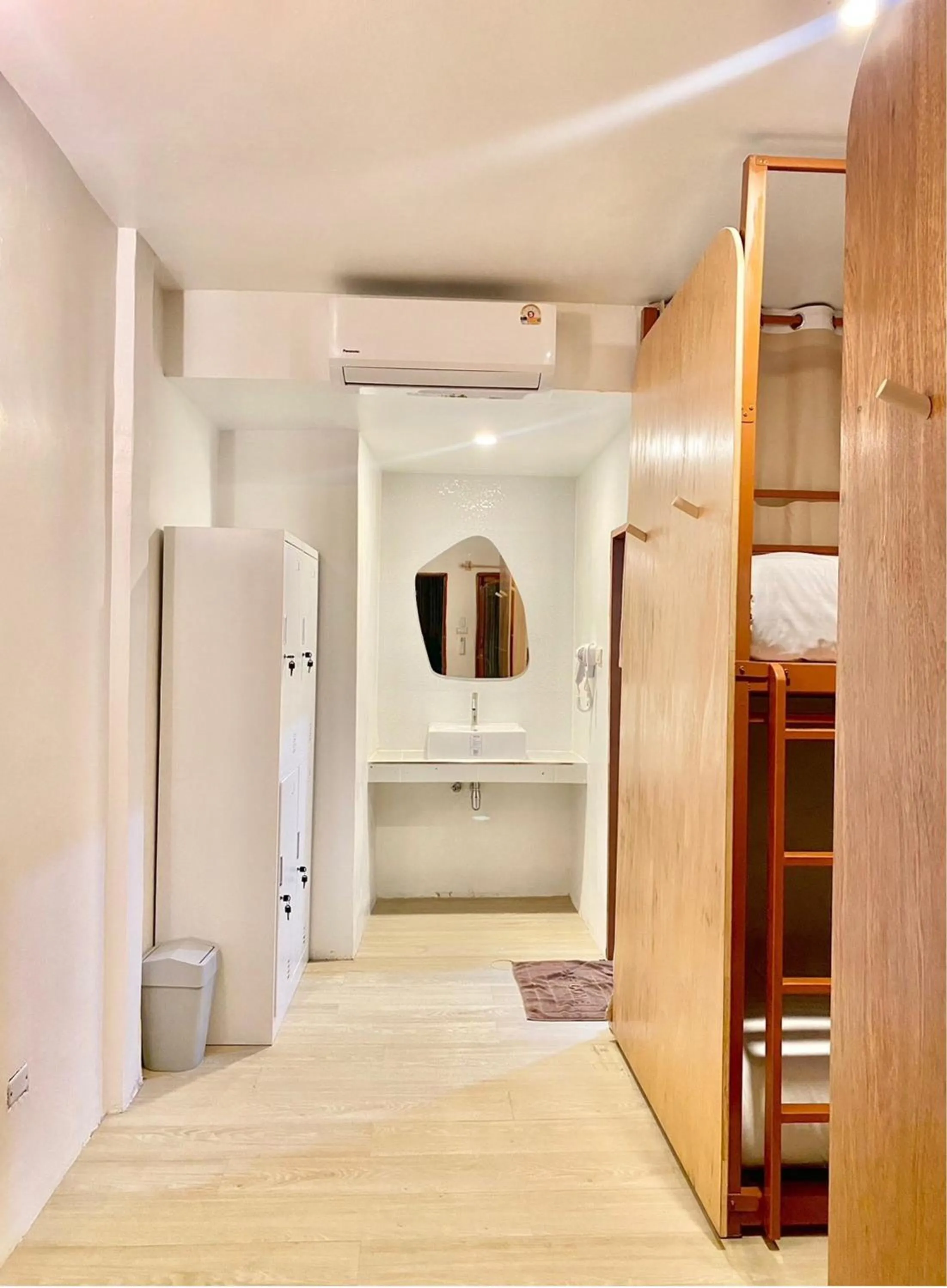 Photo of the whole room in Ubox samui hostel & Bungalow - Chaweng beach