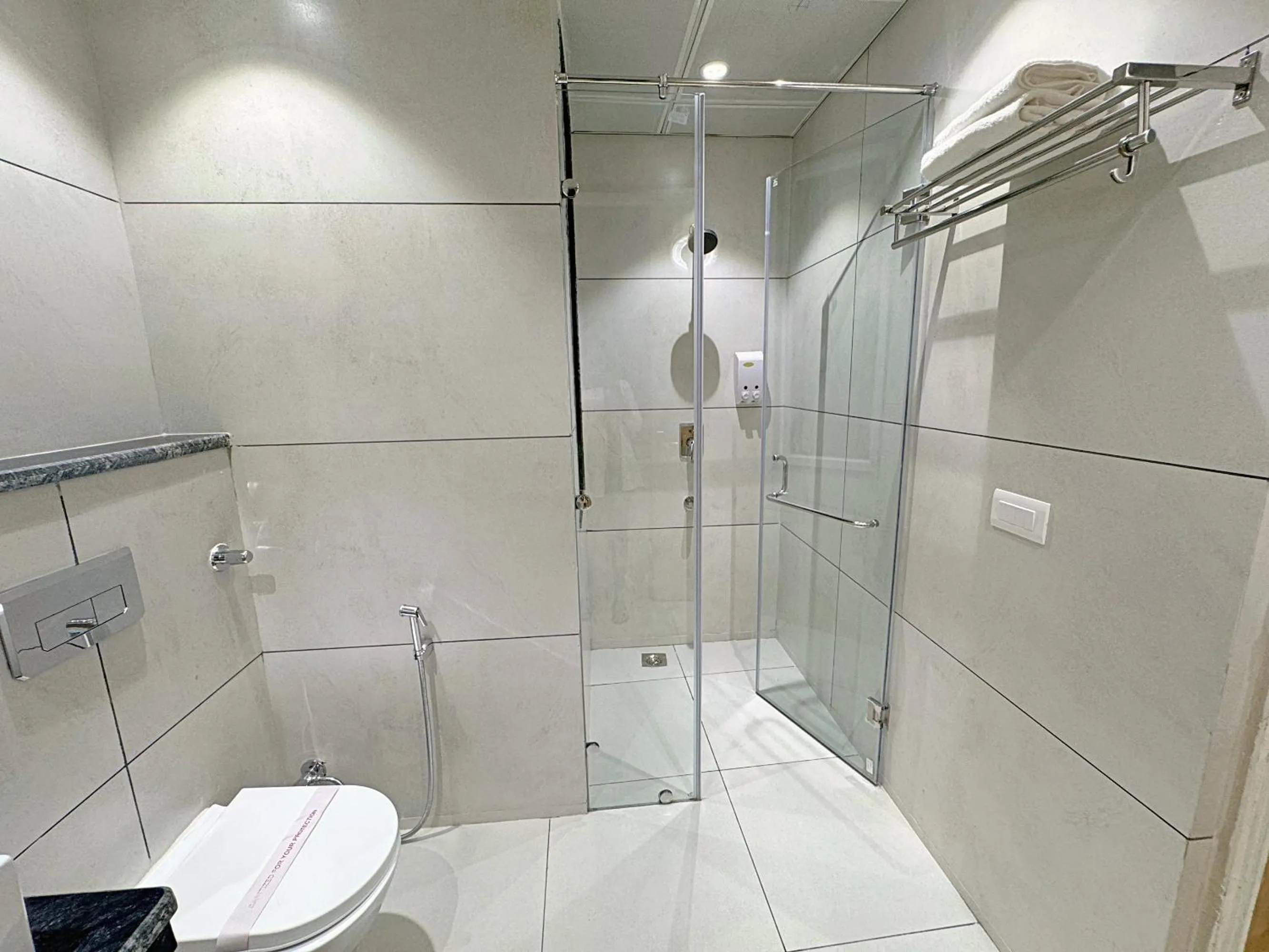 Shower in The Orion Elite - Green Park