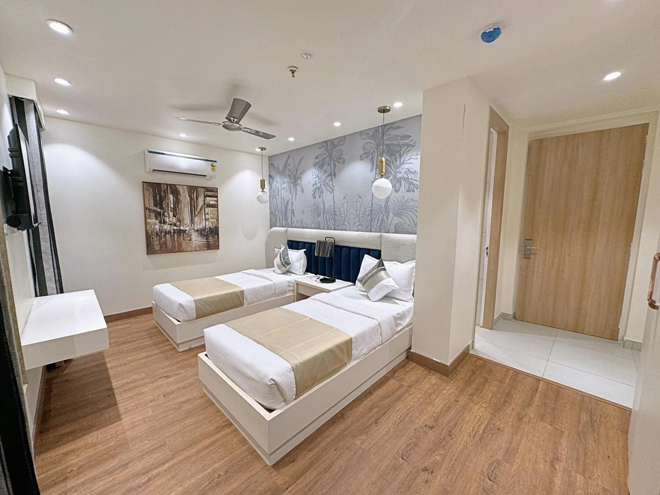 Bed in The Orion Elite - Green Park