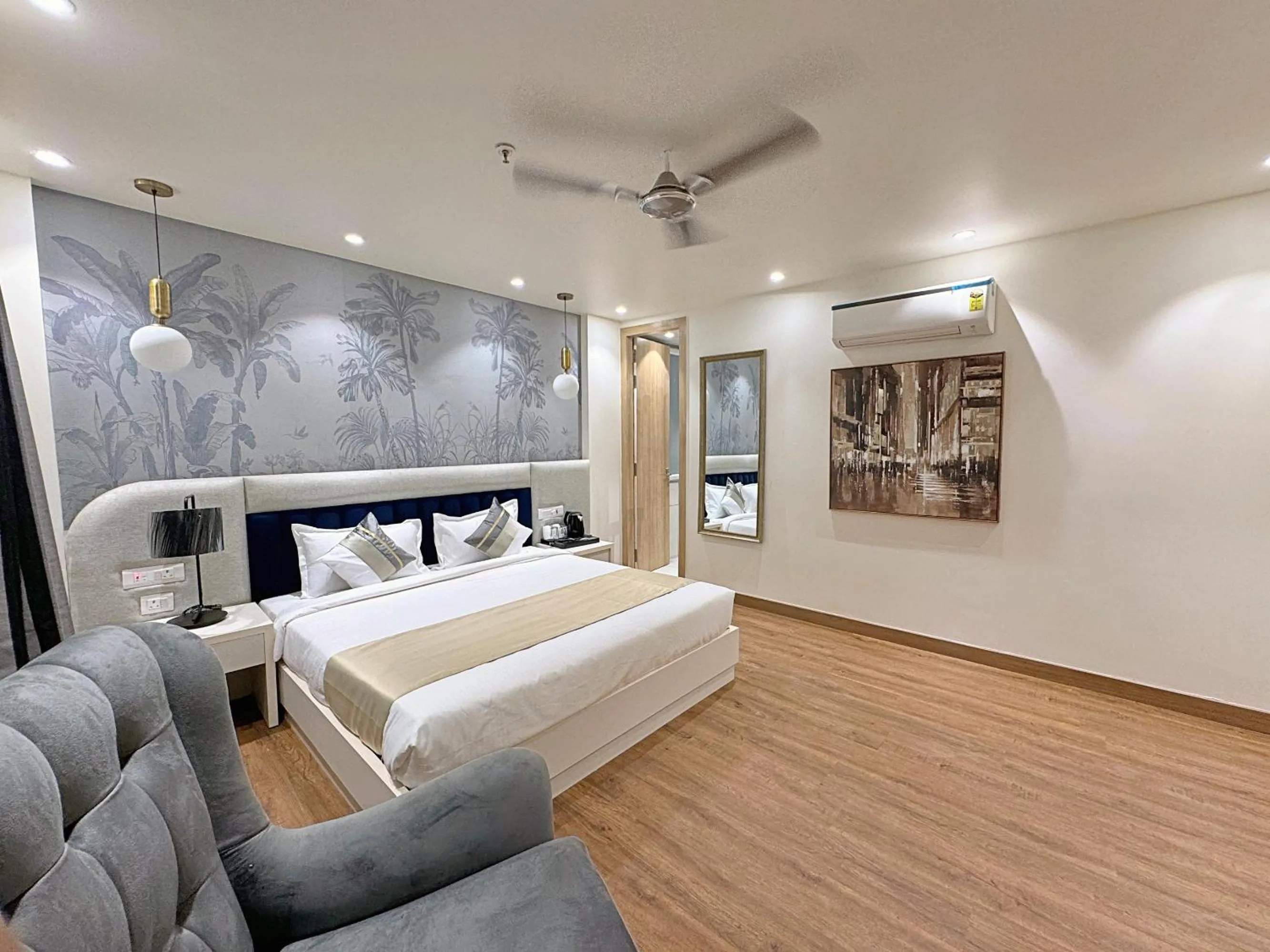 Bed in The Orion Elite - Green Park