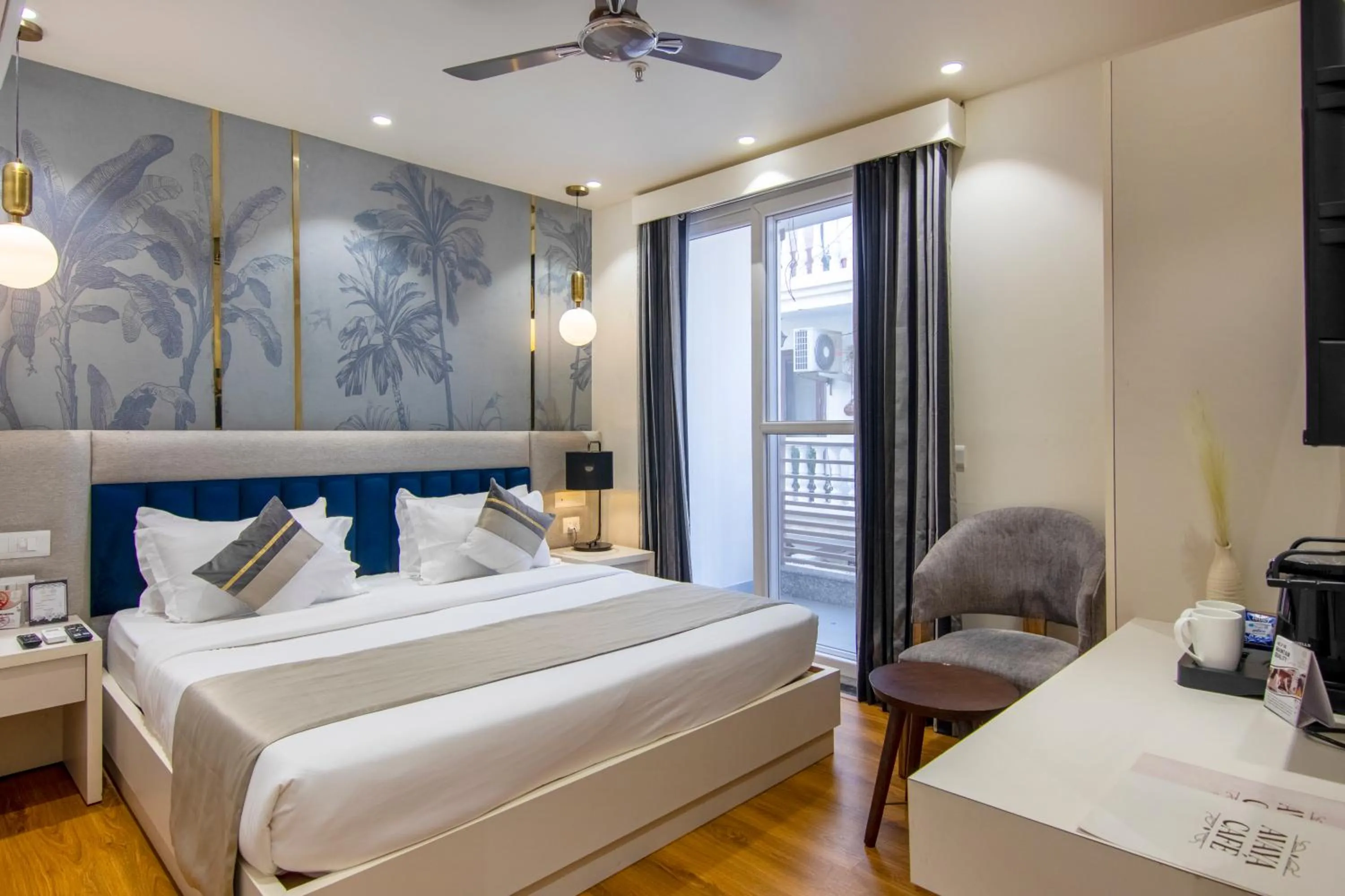 Bed in The Orion Elite - Green Park