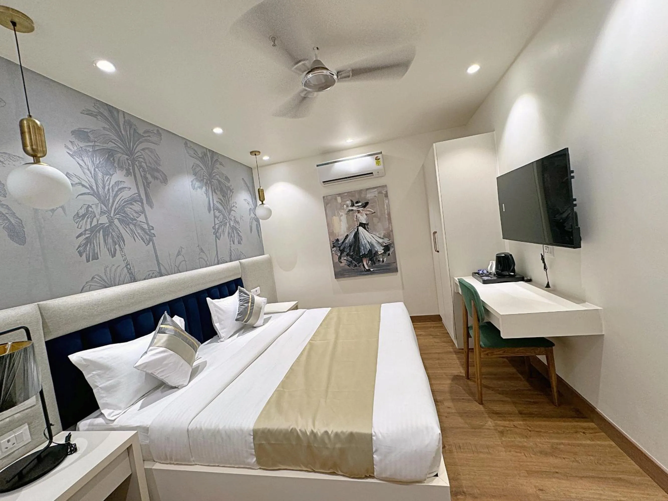 Bed in The Orion Elite - Green Park