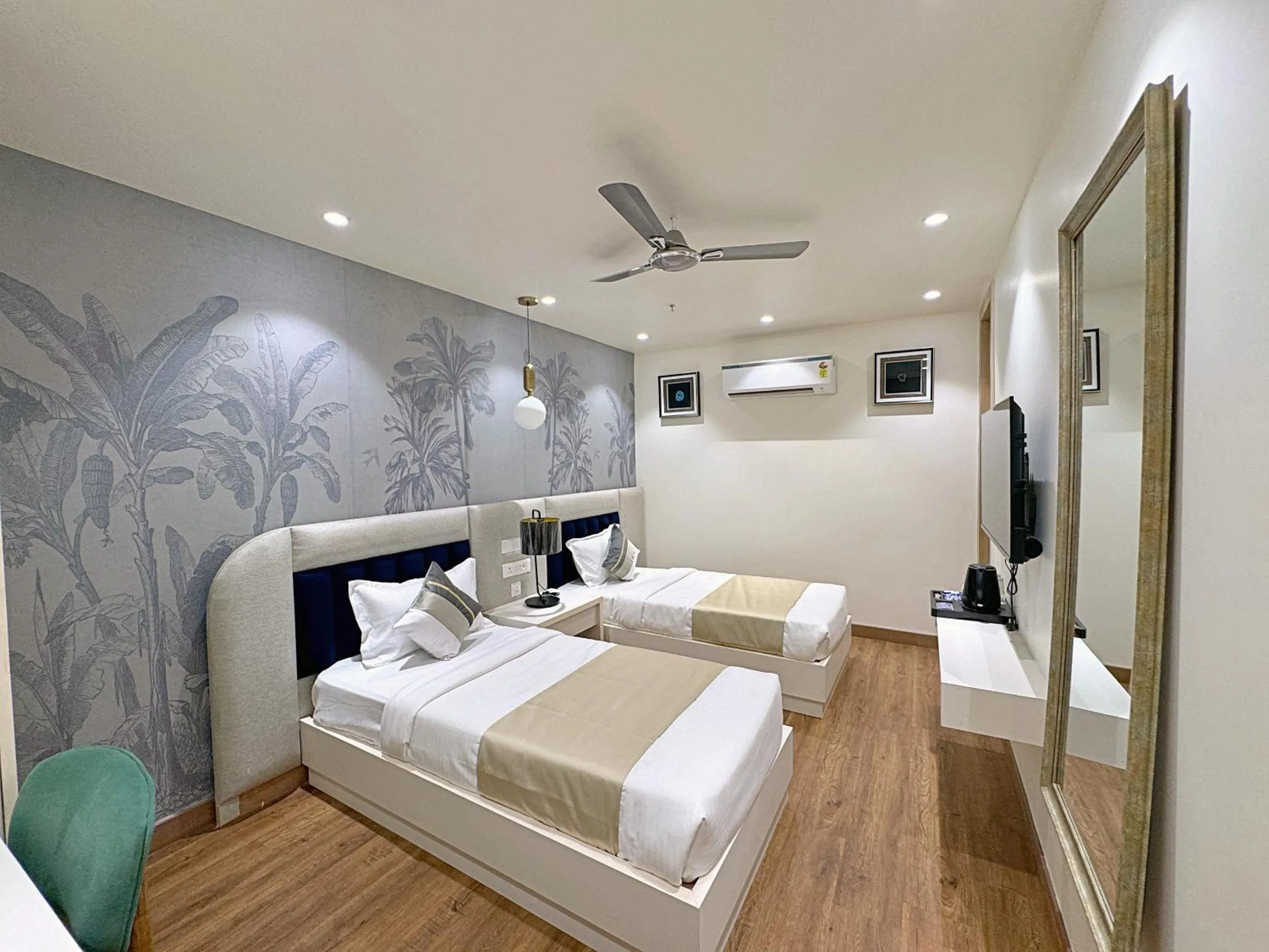 Bed in The Orion Elite - Green Park