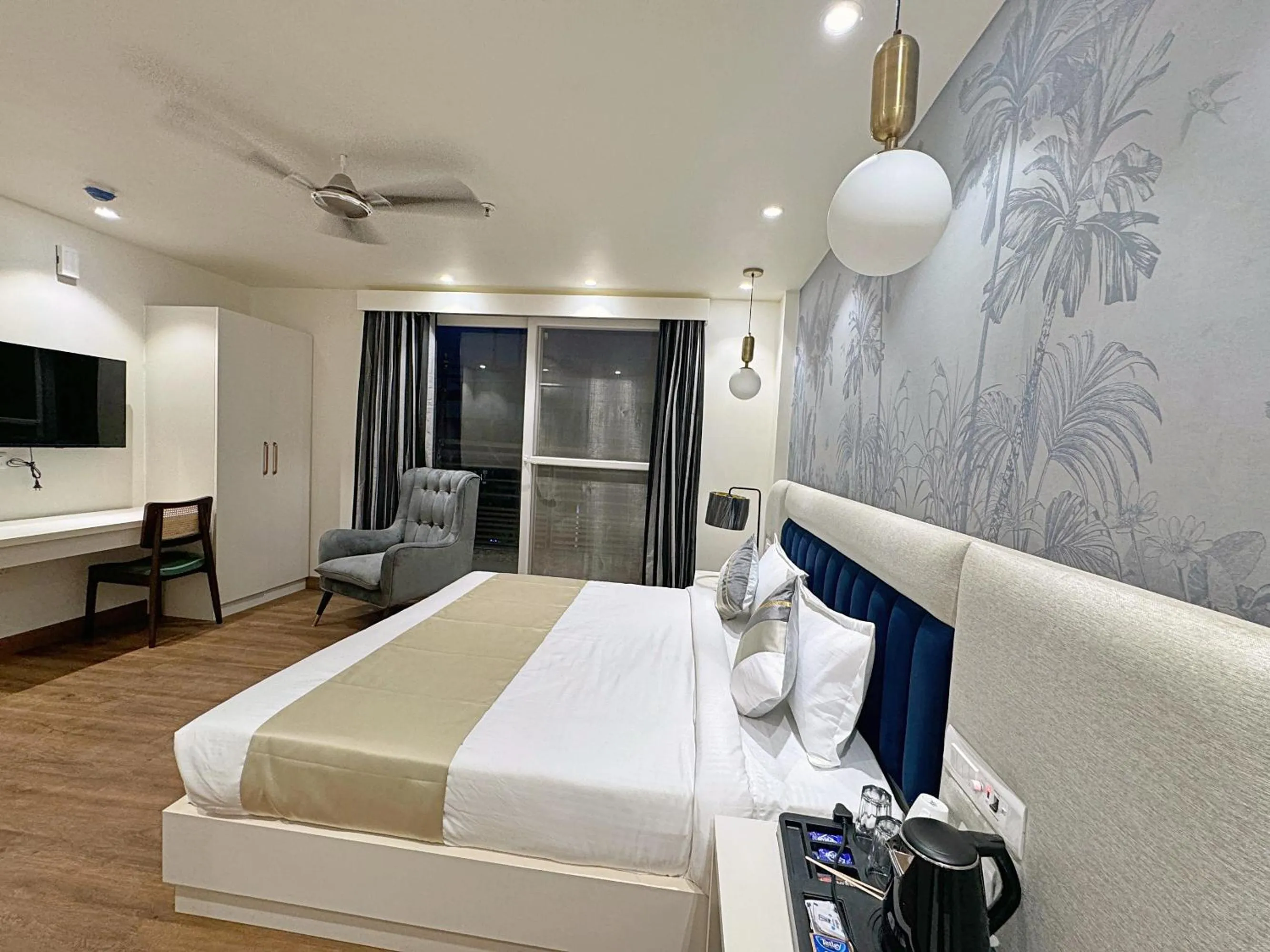 Bed in The Orion Elite - Green Park