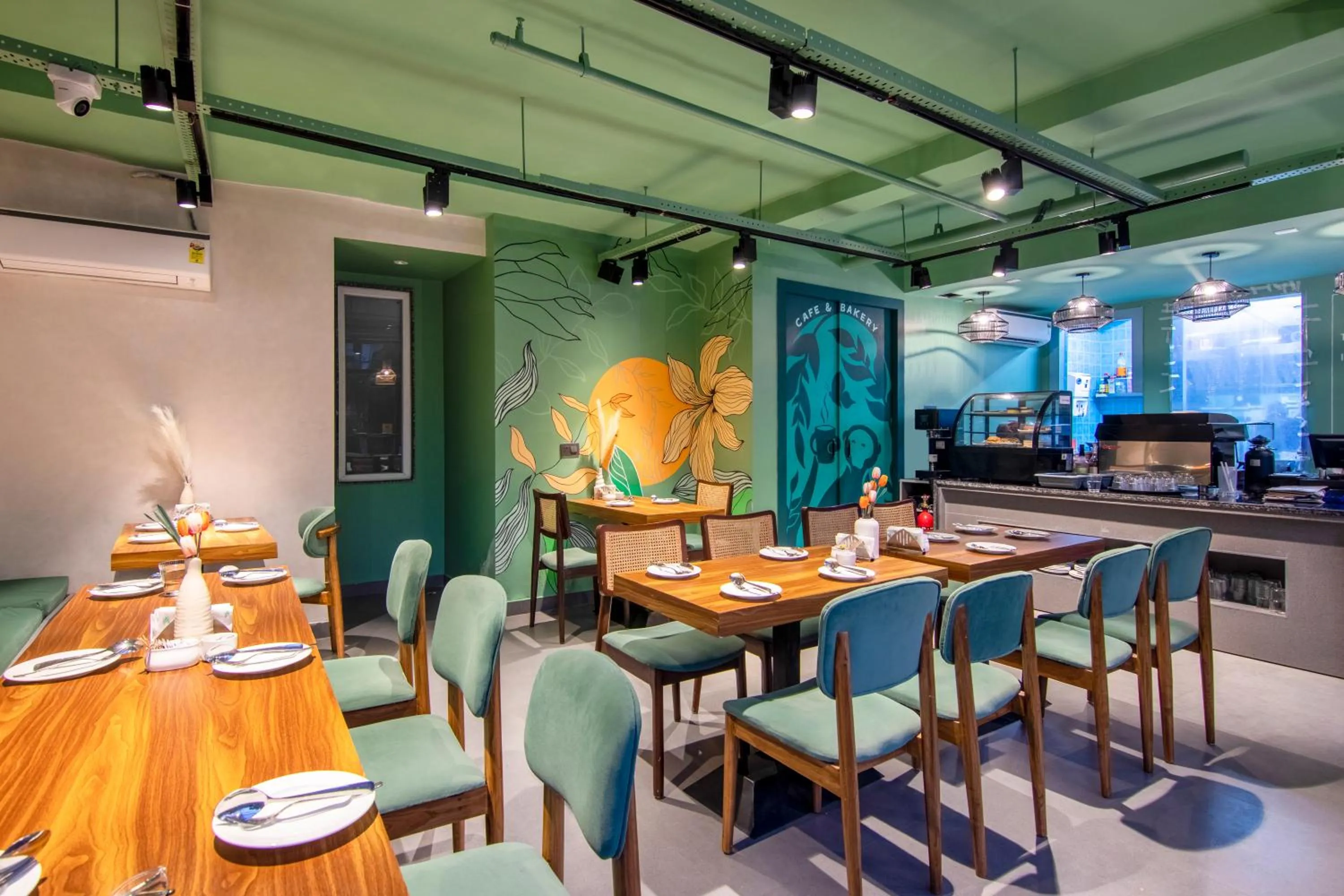 Restaurant/places to eat in The Orion Elite - Green Park