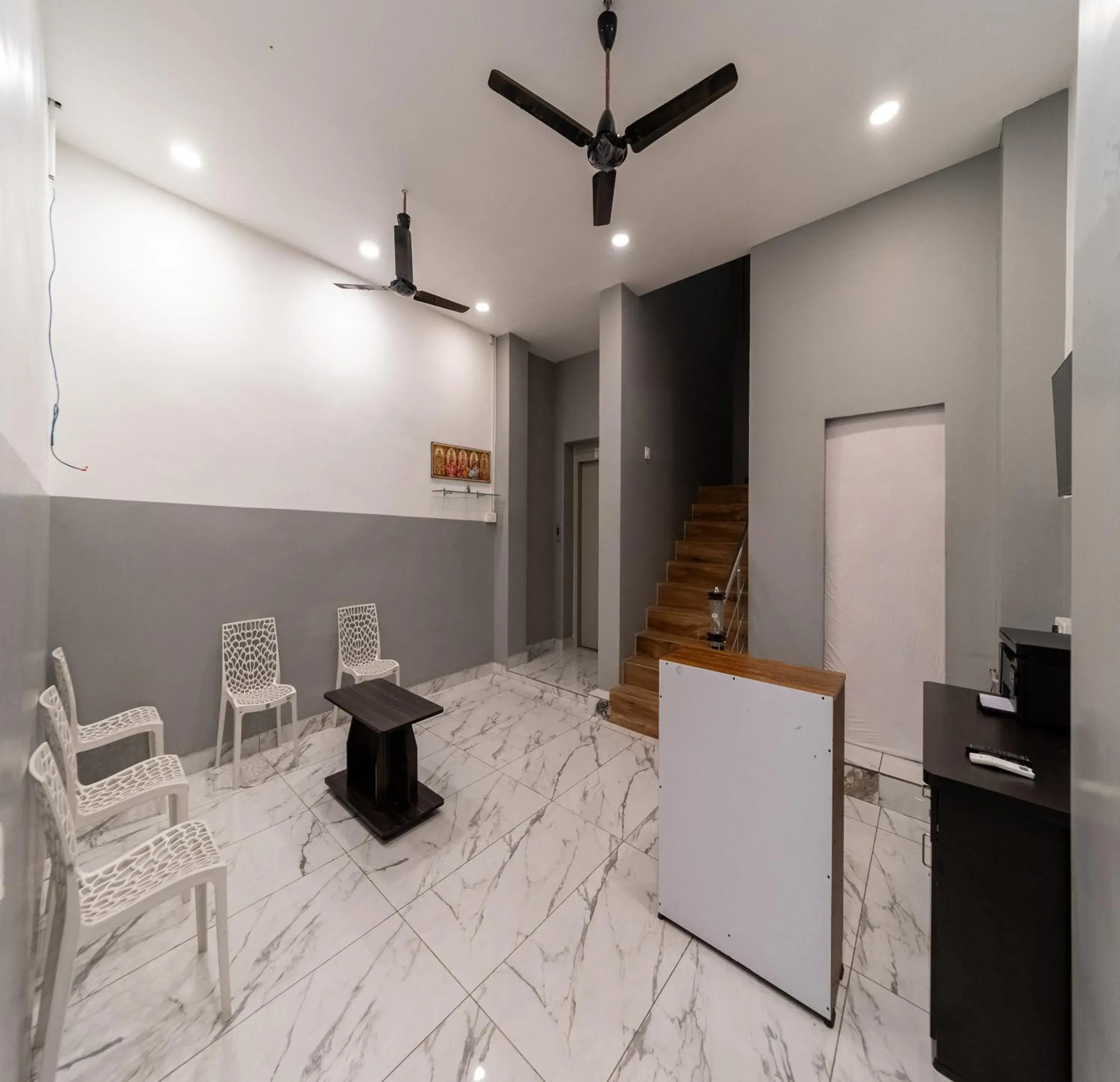 Lobby or reception in Hotel Bees Lobby or reception in Hotel Bees