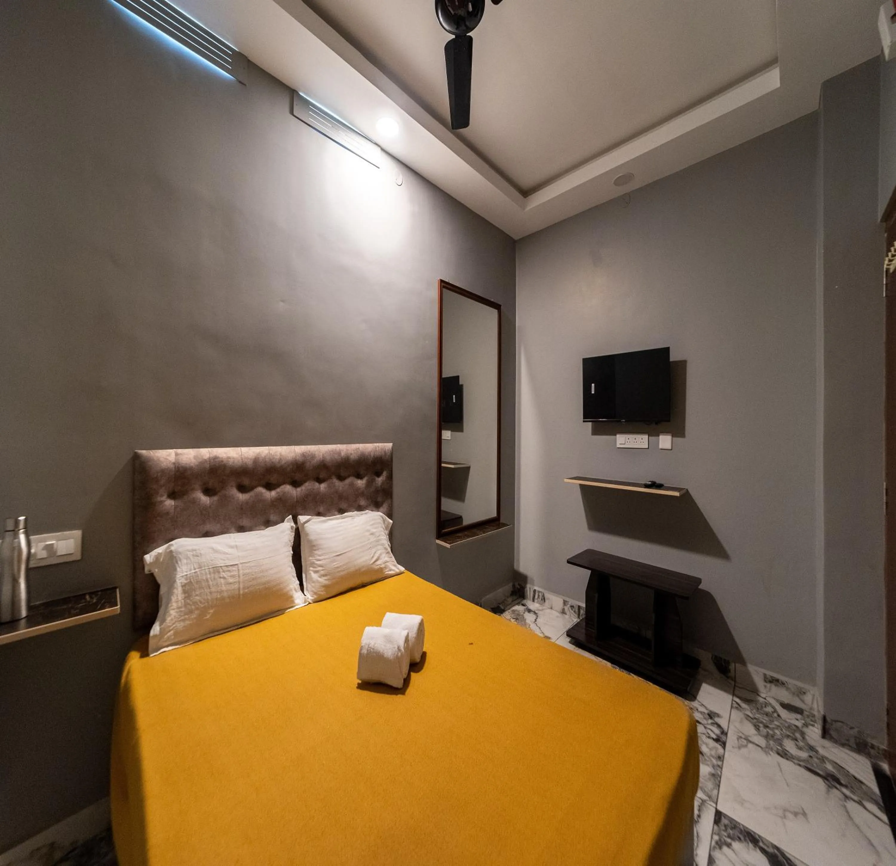 TV and multimedia, Bed in Hotel Bees