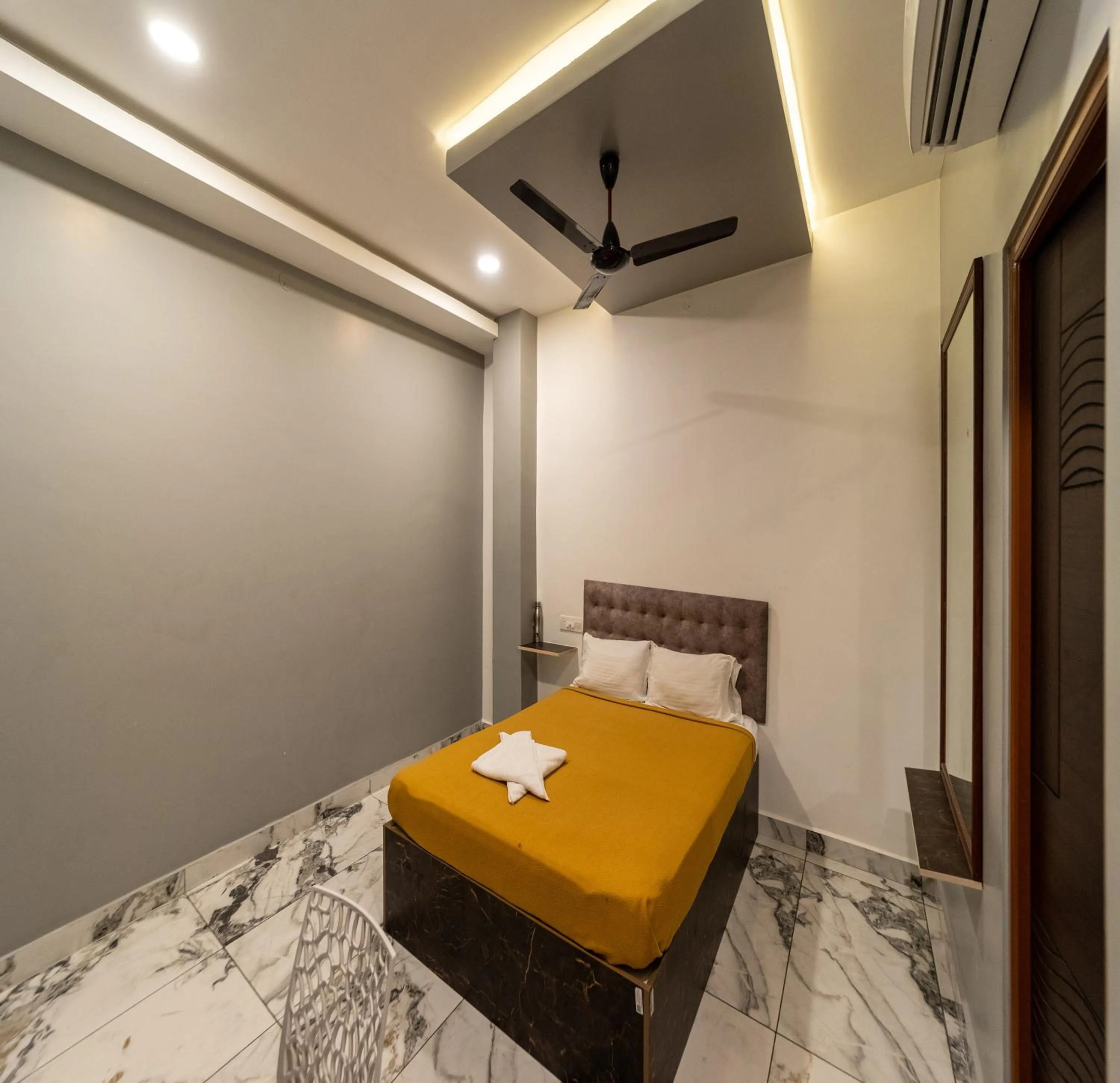 Bedroom, Bed in Hotel Bees