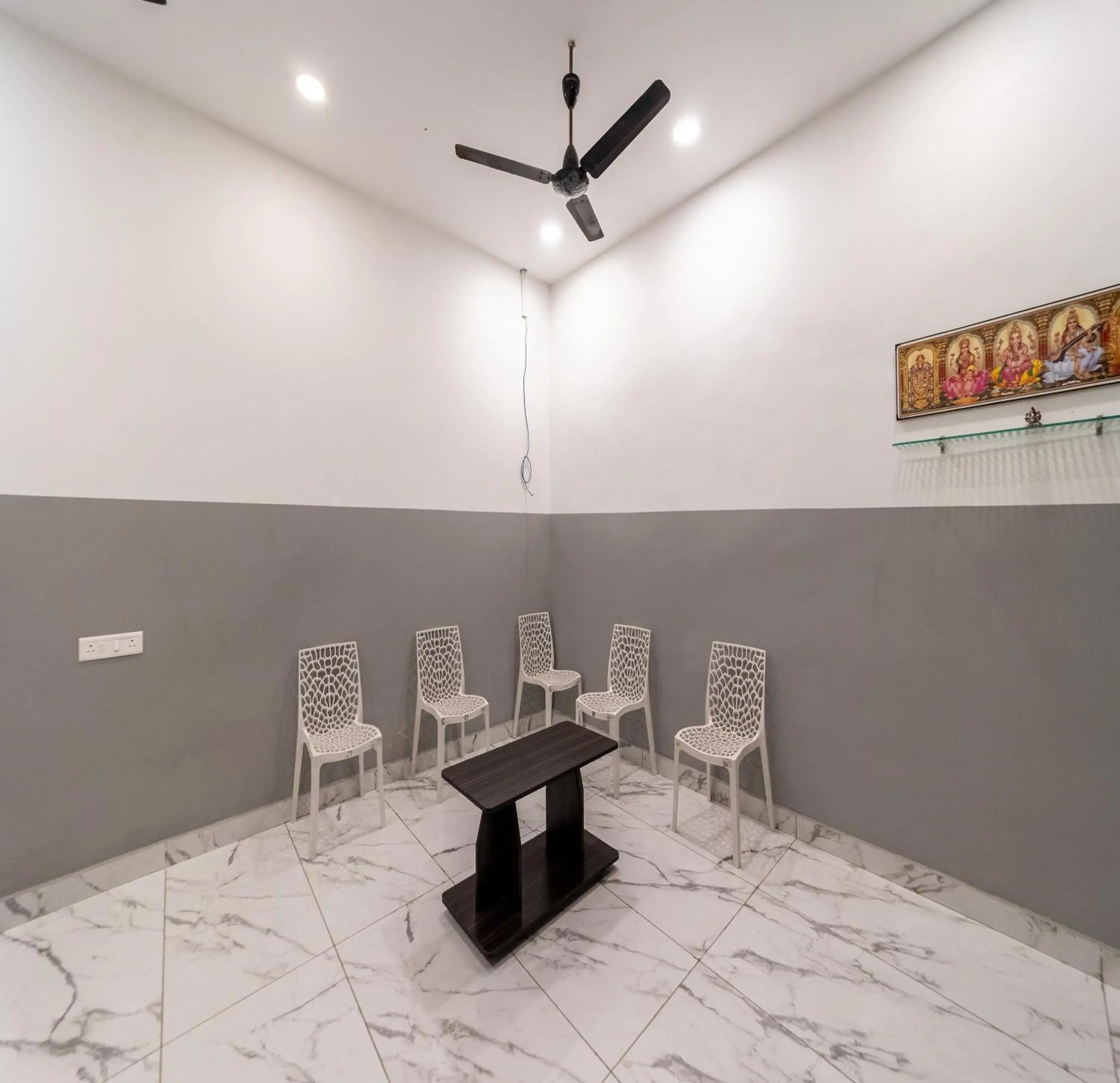 Lobby or reception in Hotel Bees Lobby or reception in Hotel Bees