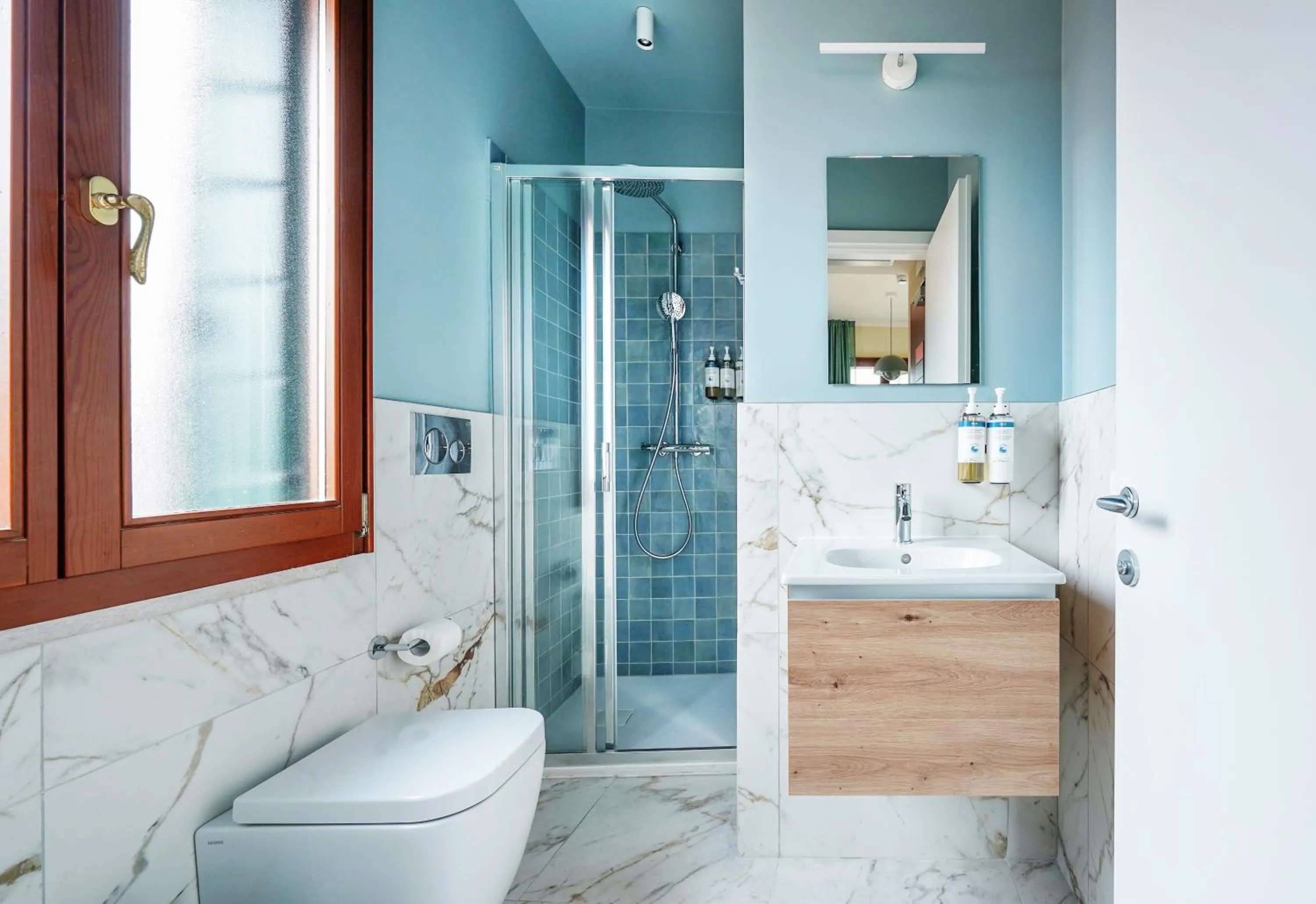 Shower in Numa Venice Forcola