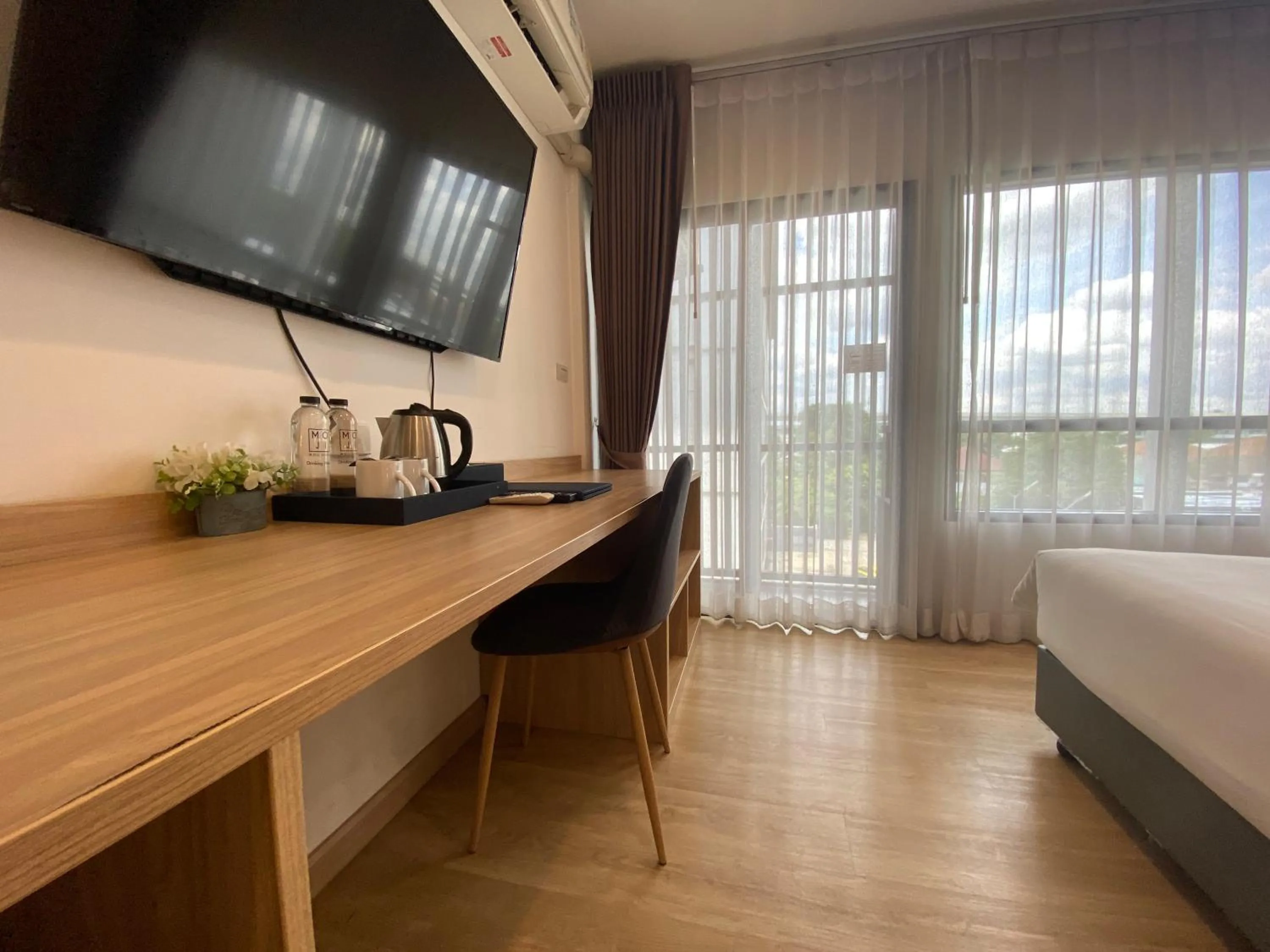 Property building, Bed in Moji Don Mueang Airport Hotel - Bangkok