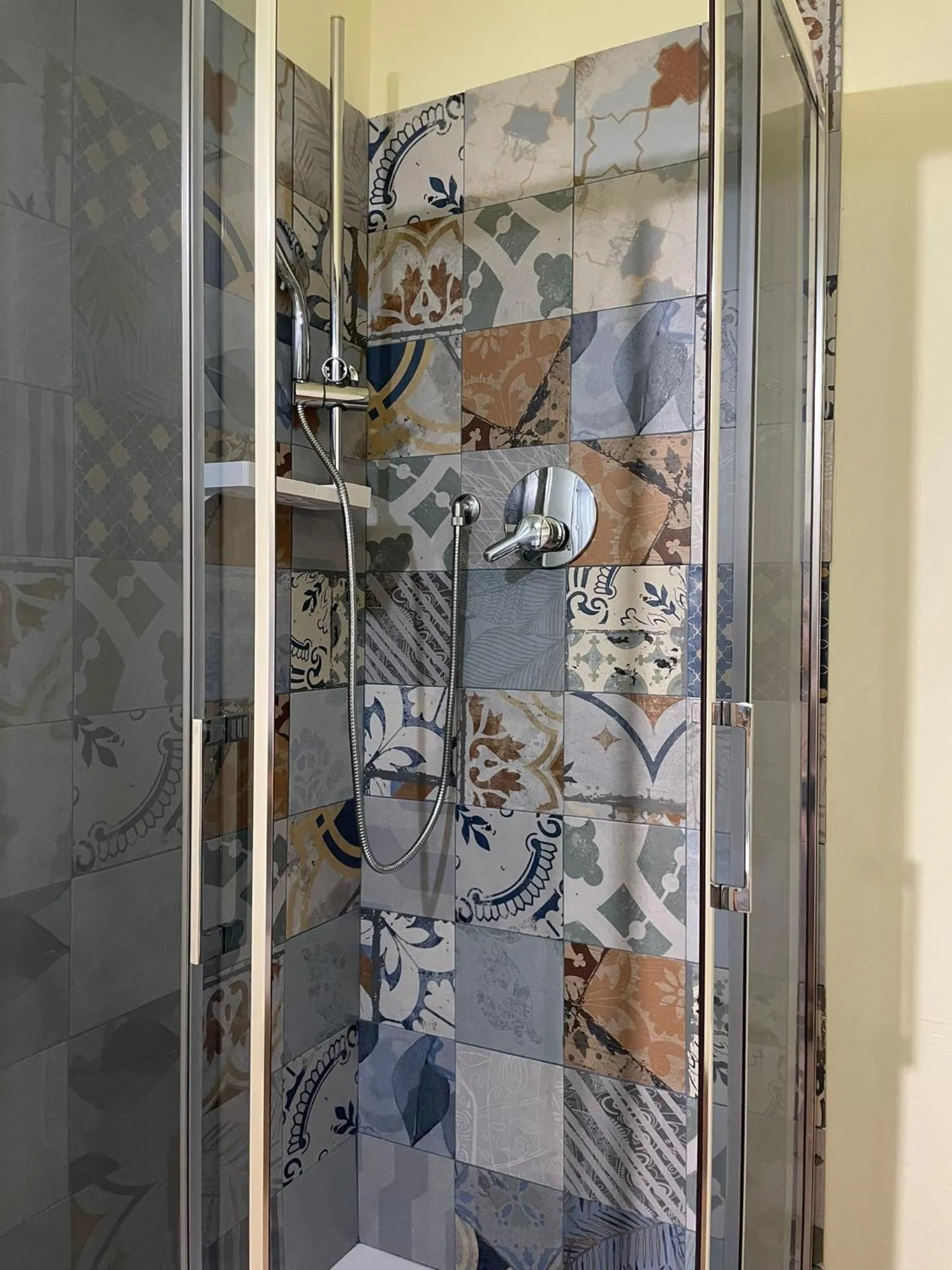 Shower in Casa Felice
