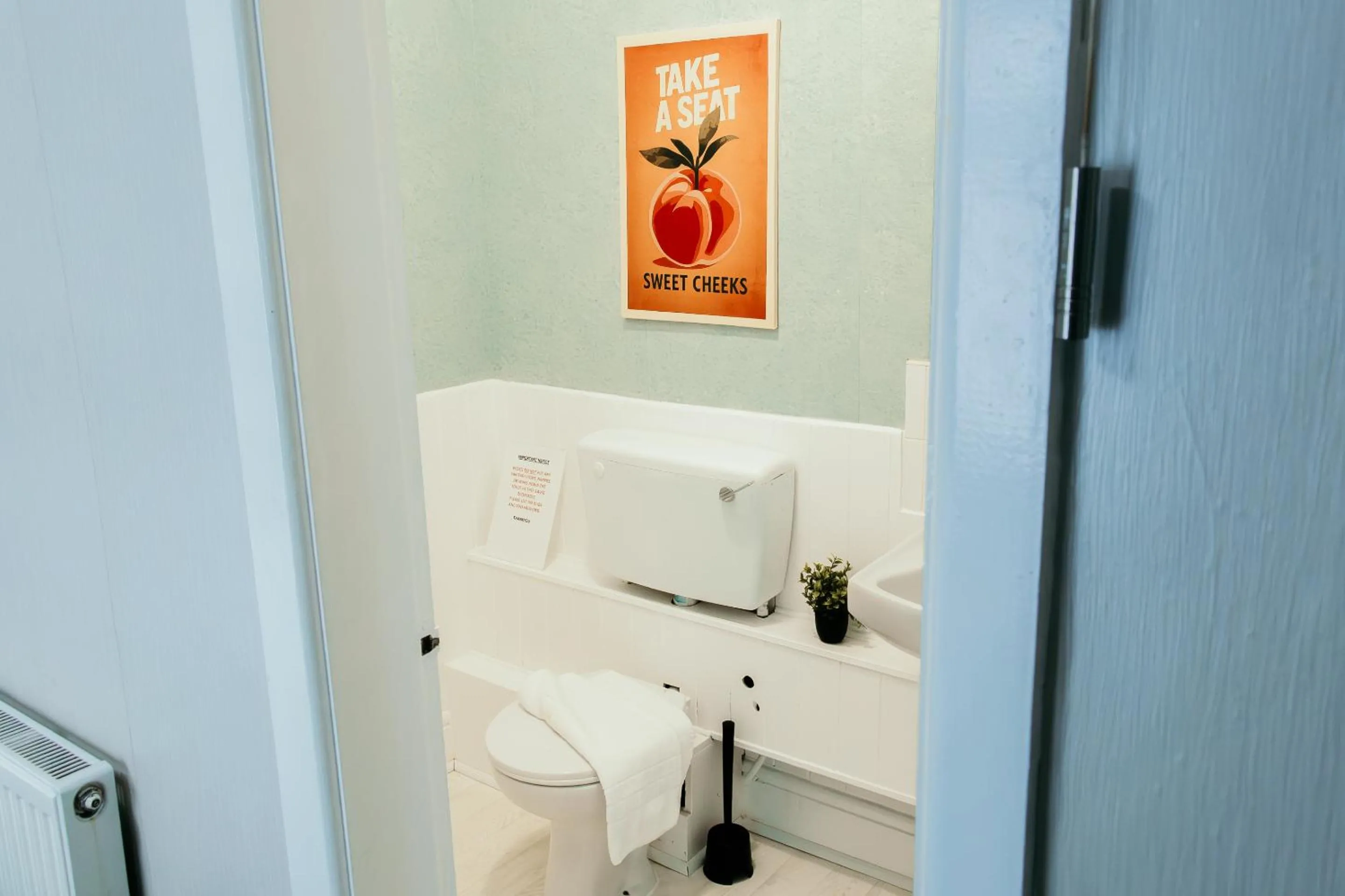 Bathroom in Glen Allan Hotel