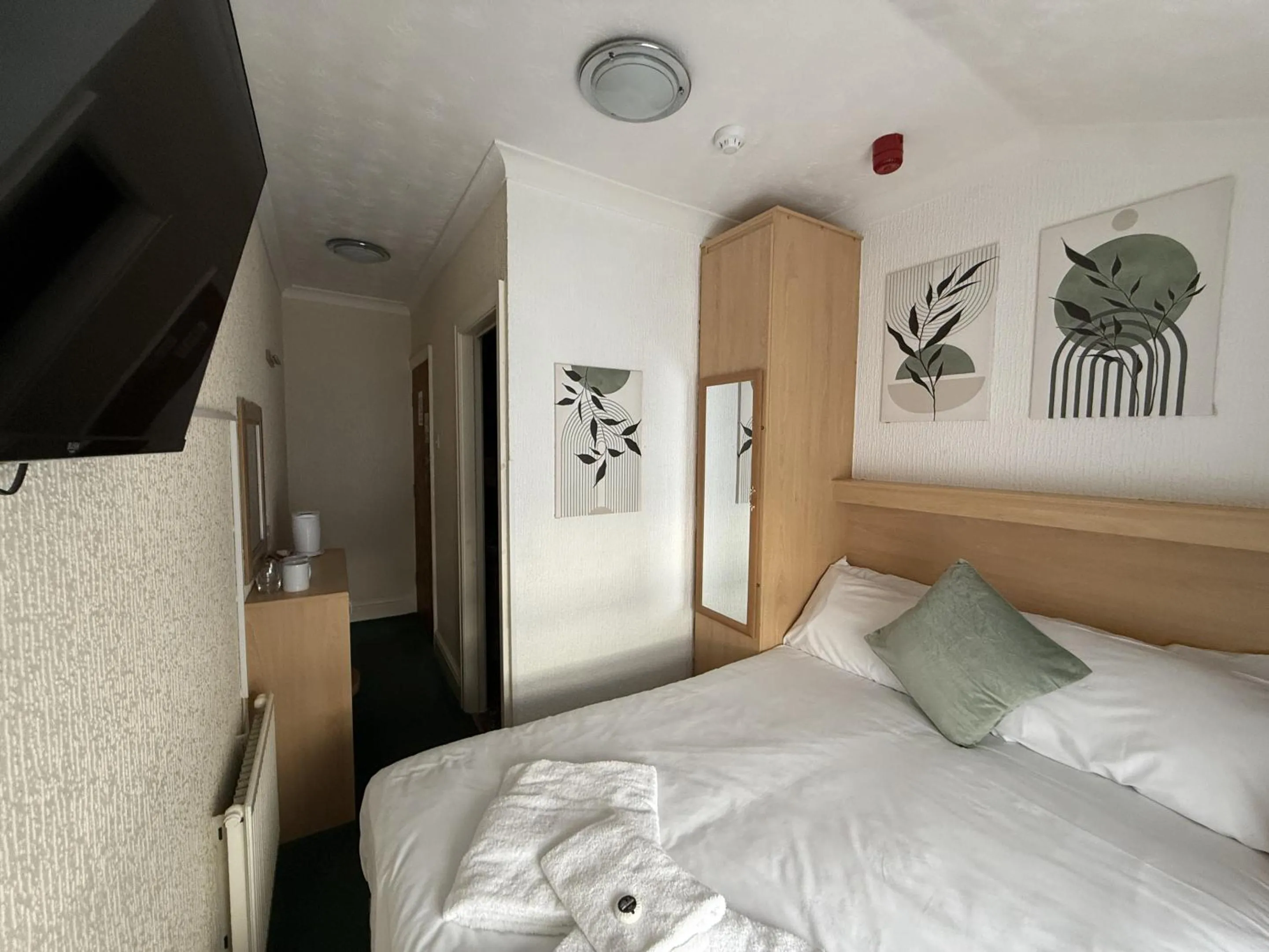 Bedroom, Bed in Glen Allan Hotel