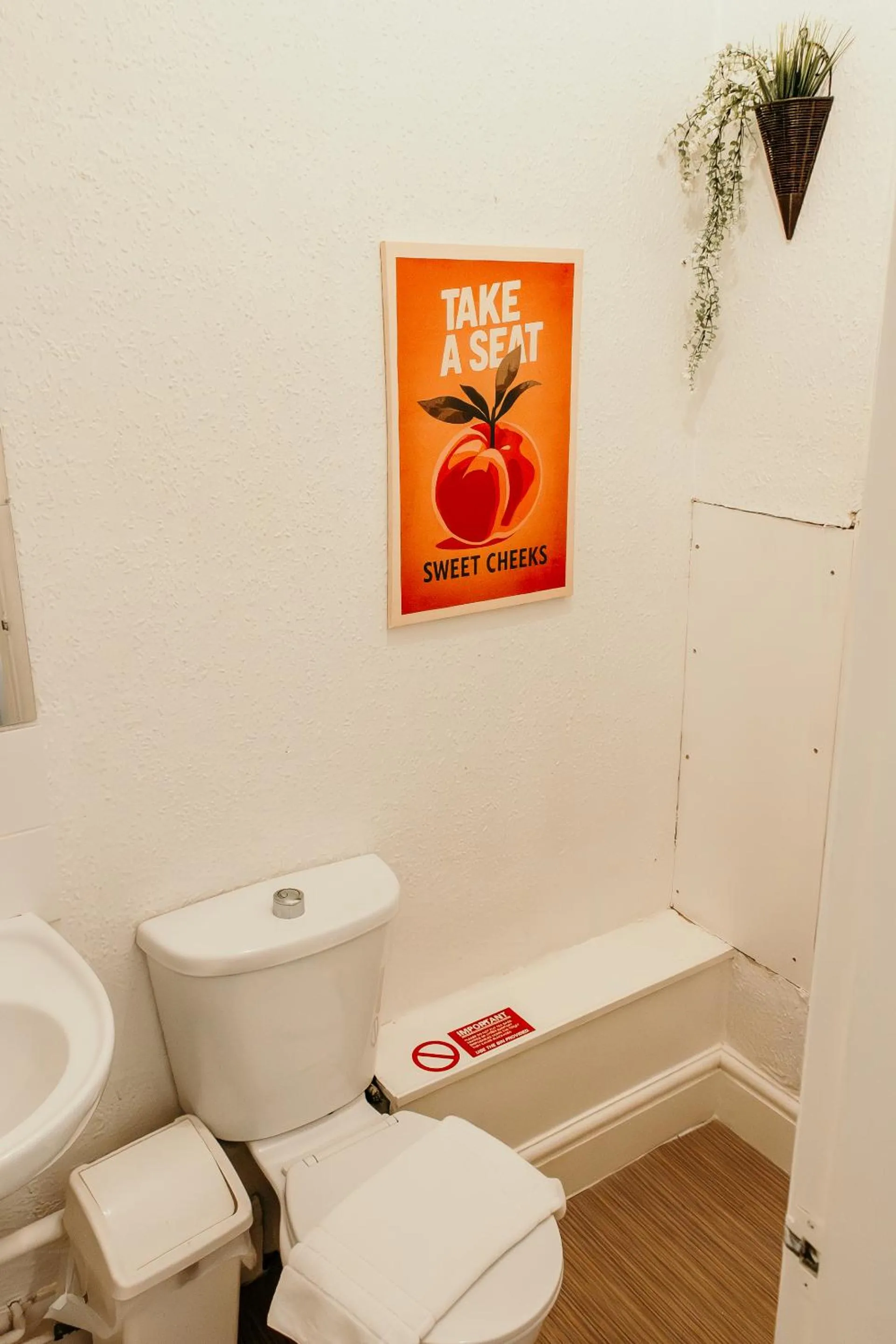 Bathroom in Glen Allan Hotel