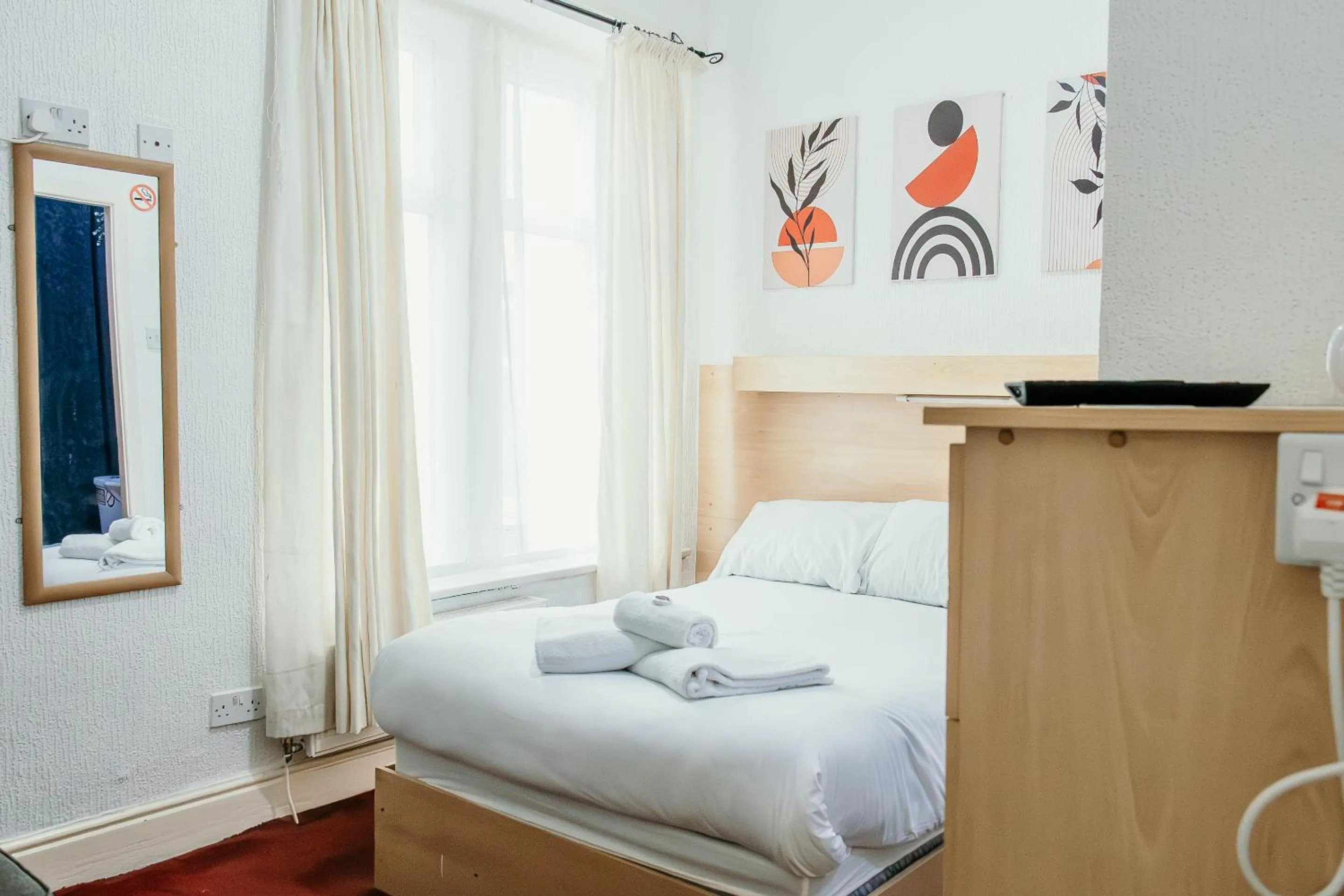 Bedroom, Bed in Glen Allan Hotel