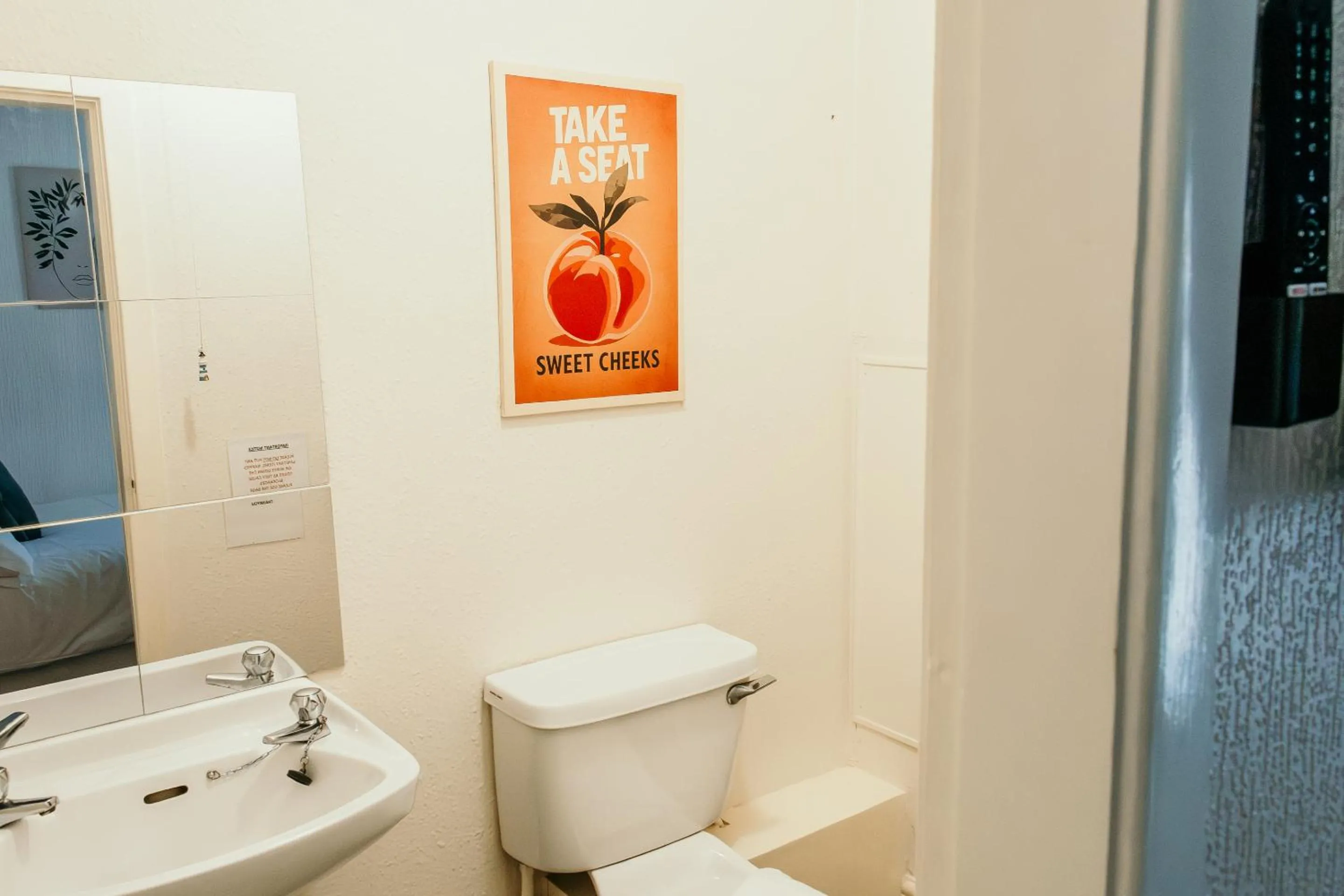 Bathroom in Glen Allan Hotel