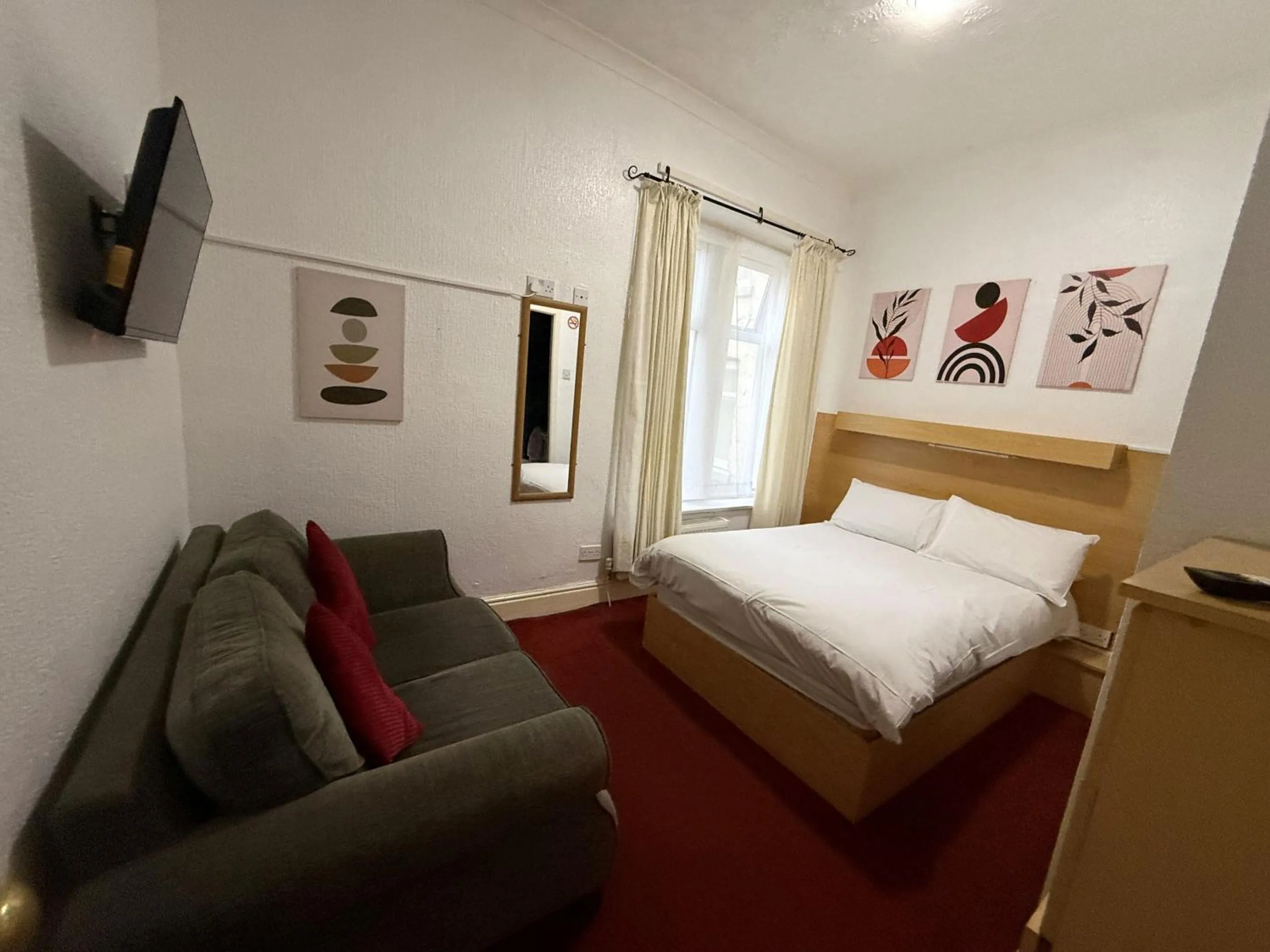 Bedroom, Bed in Glen Allan Hotel