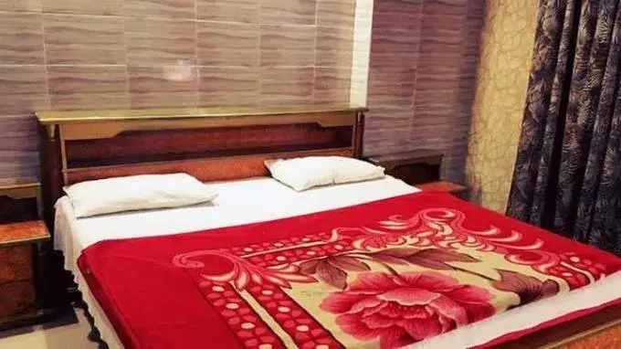 Bed in Alpine Hotel Bed in Alpine Hotel