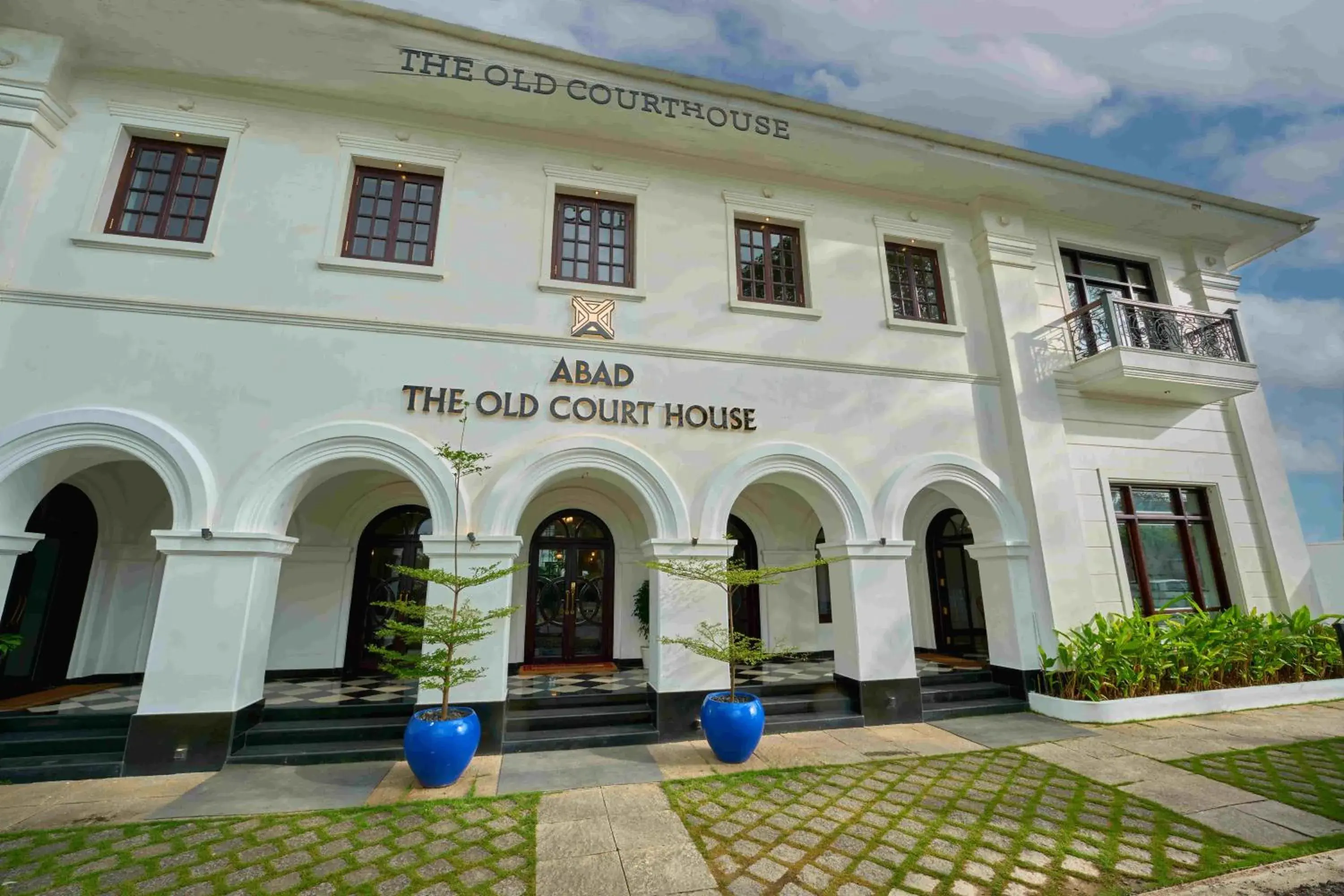 Property building in The Old Court House By Abad Property building in The Old Court House By Abad