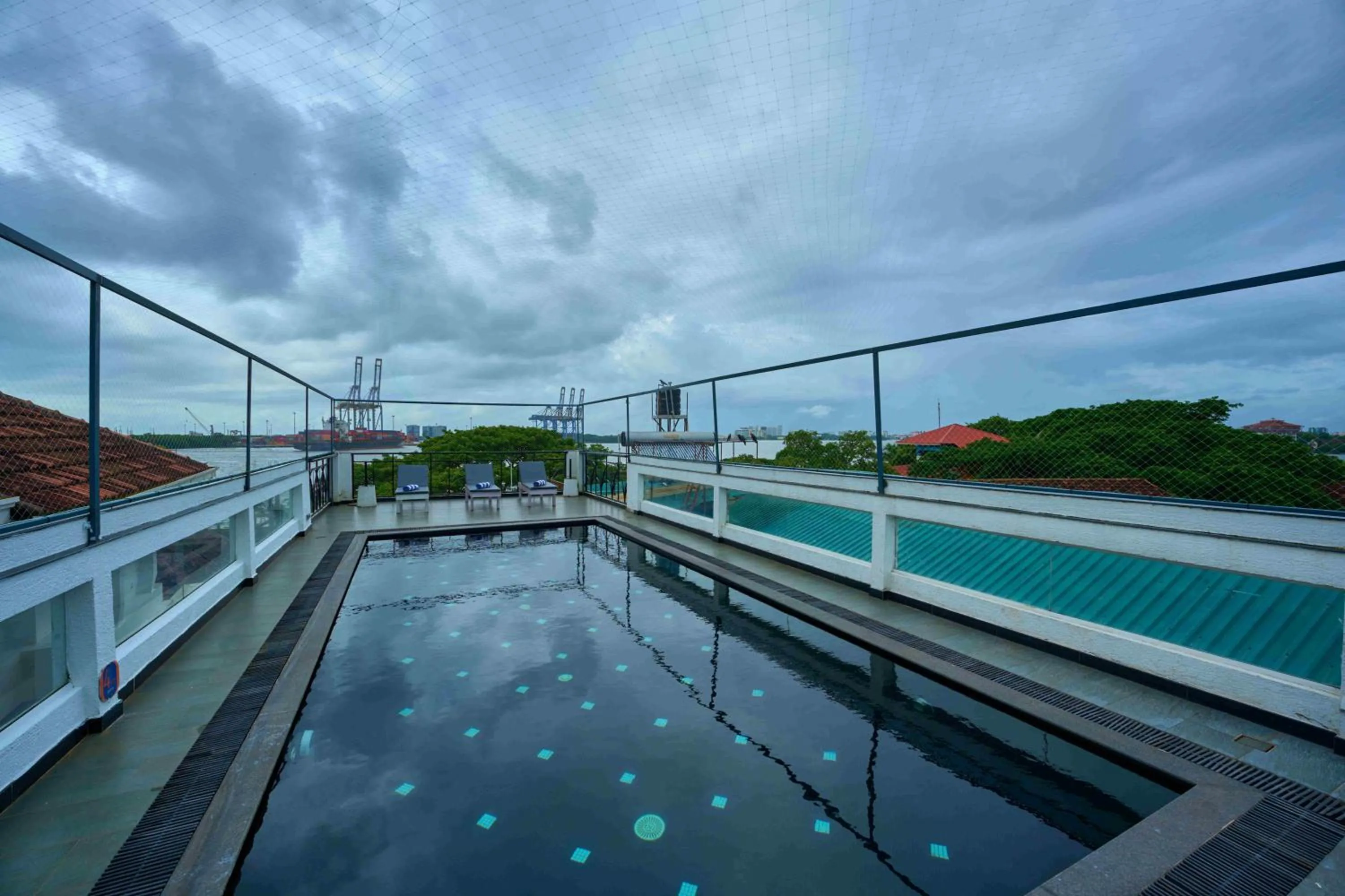 Swimming pool in The Old Court House By Abad