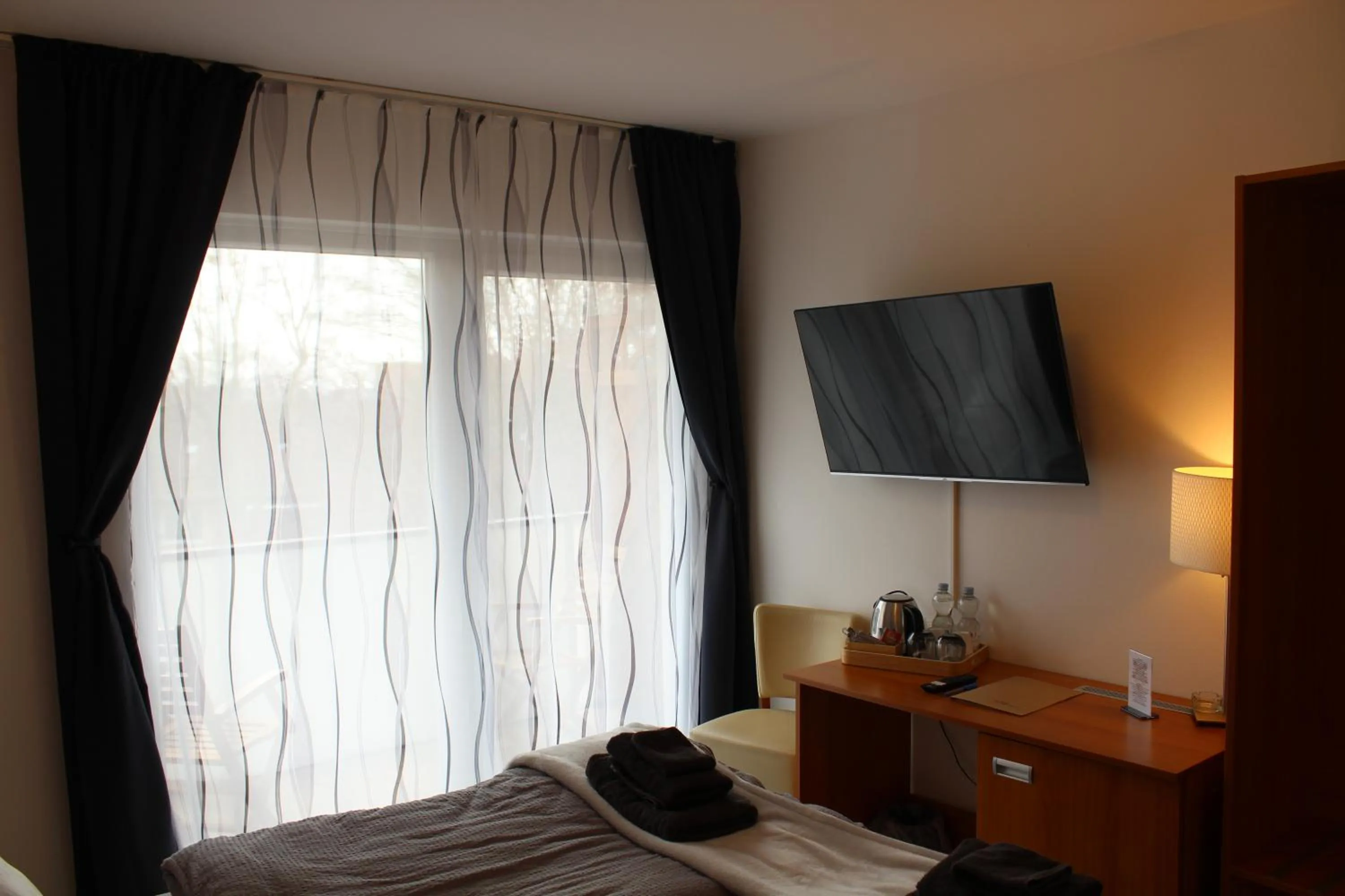 Photo of the whole room, Bed in Burghotel - Das Original