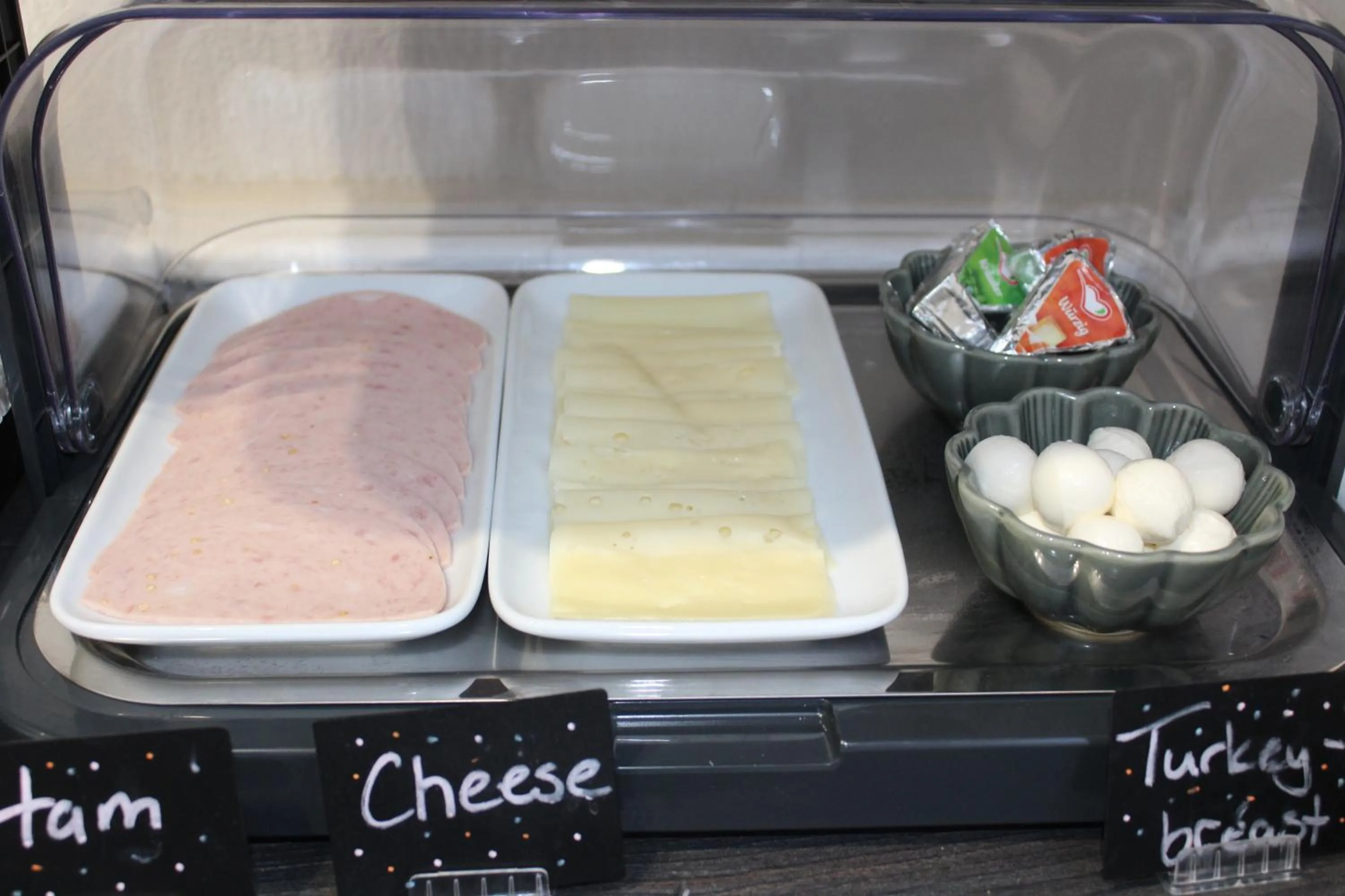 Breakfast in Burghotel - Das Original