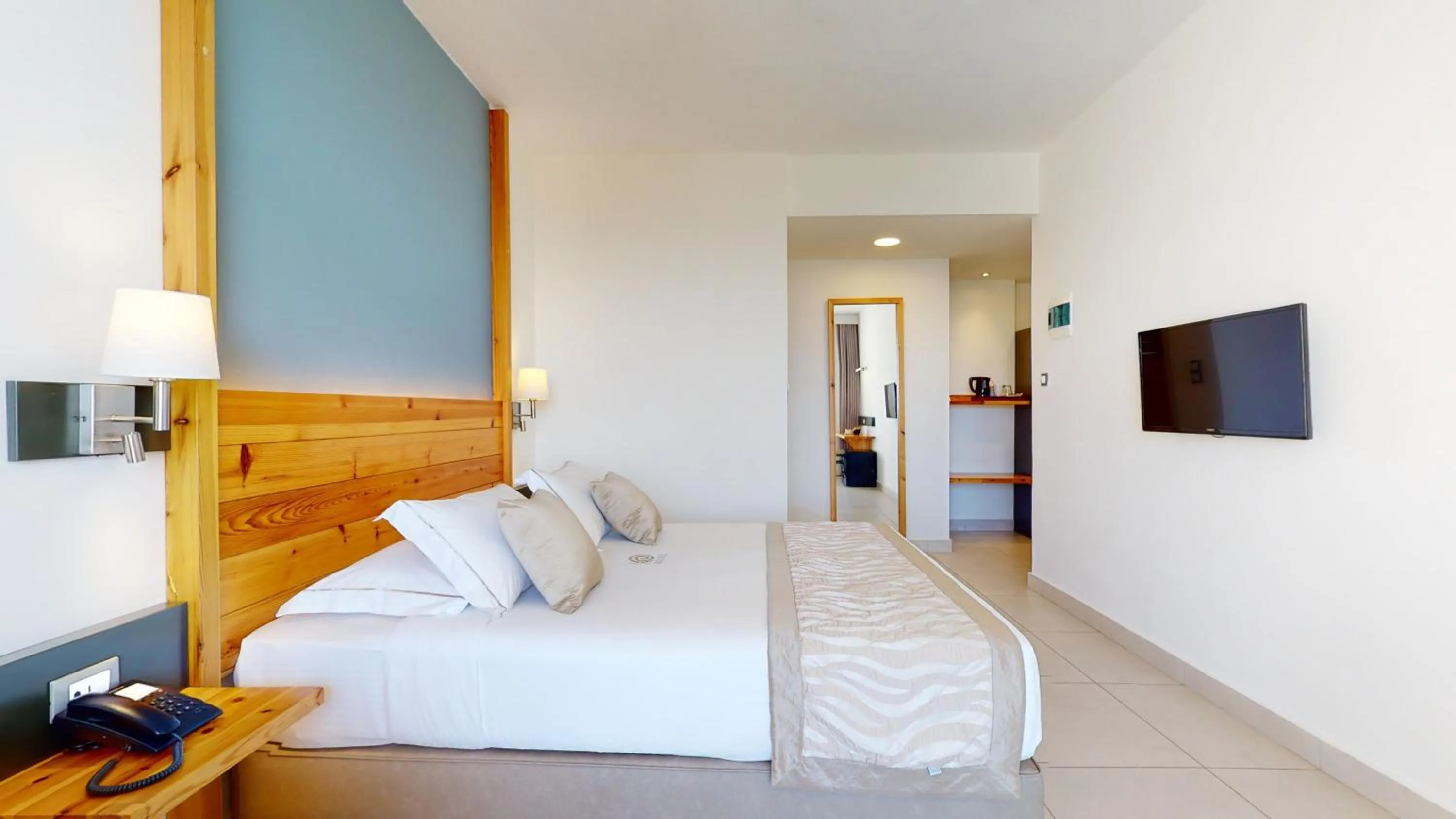 Bedroom, Bed in Acrotel Elea Beach