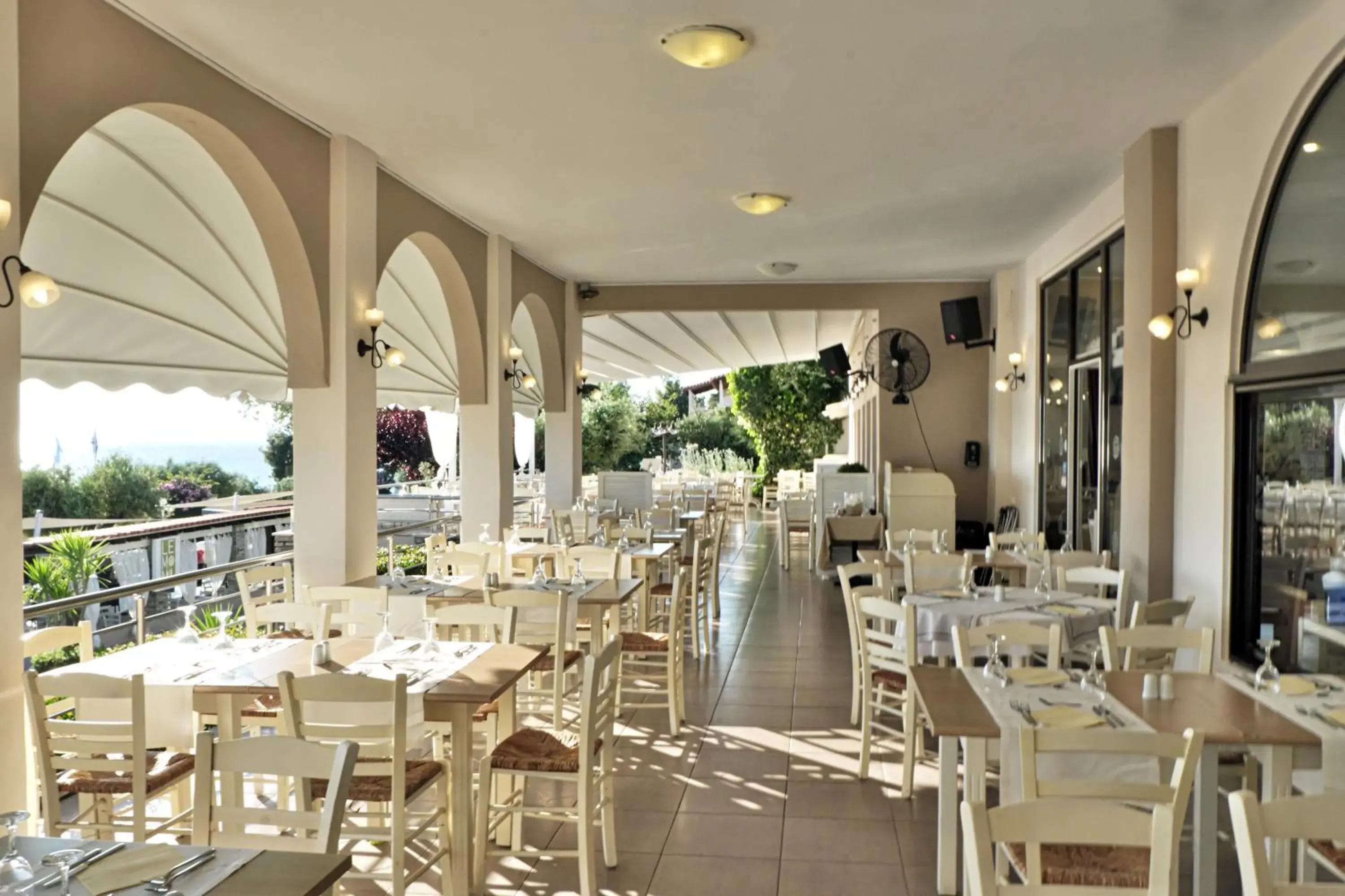 Restaurant/places to eat in Acrotel Elea Beach Restaurant/places to eat in Acrotel Elea Beach