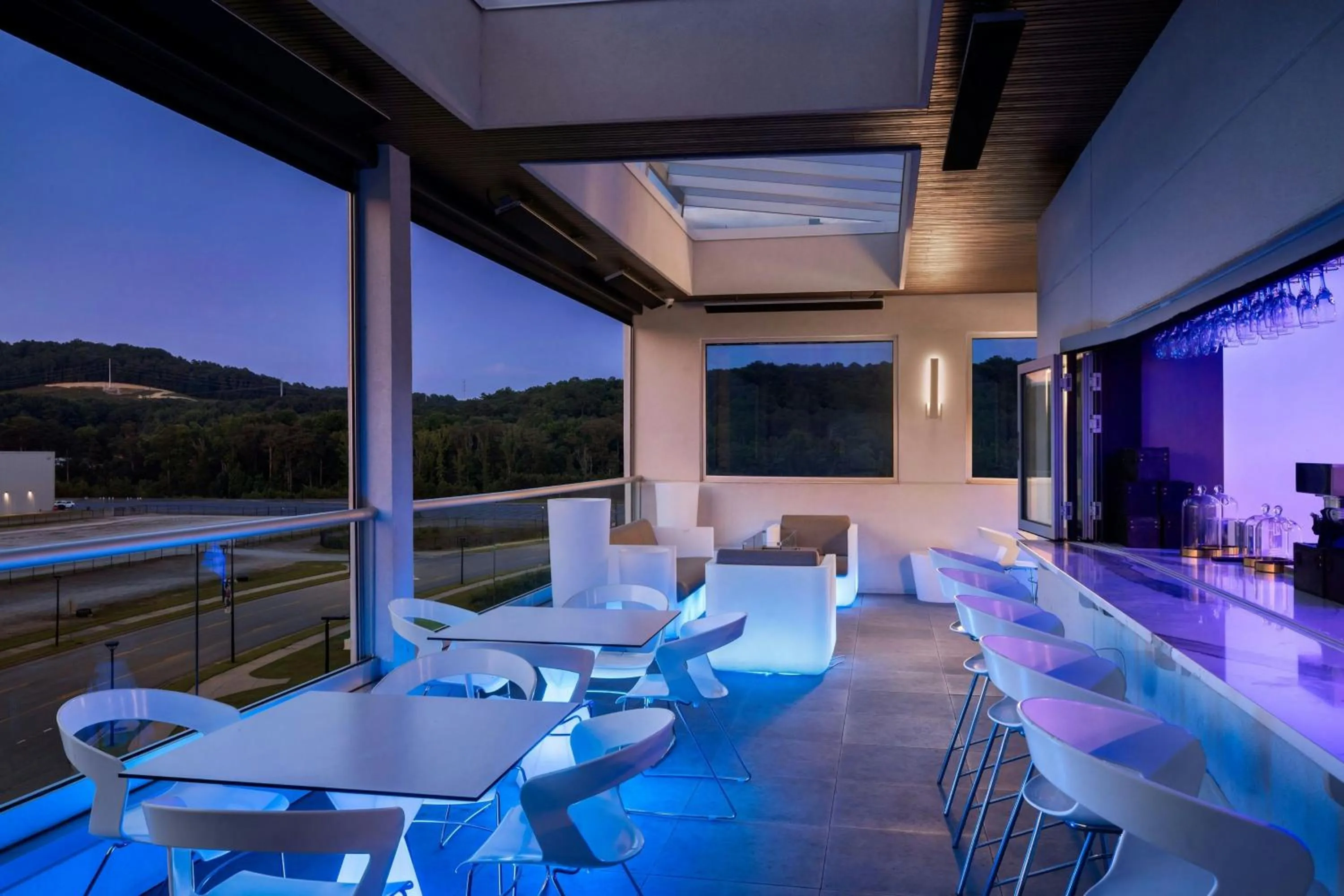 Lounge or bar in Element Cartersville