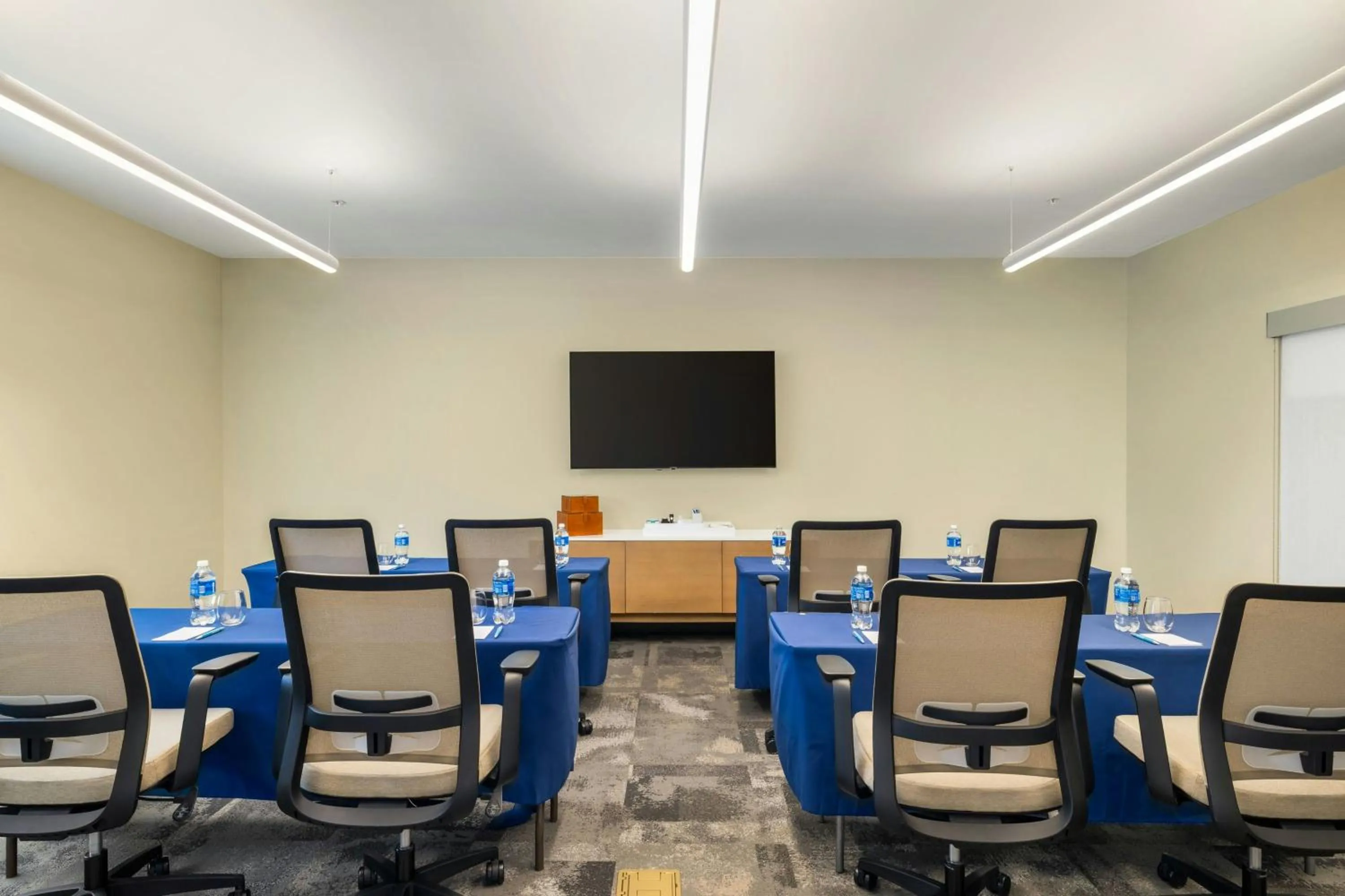 Meeting/conference room in Element Cartersville