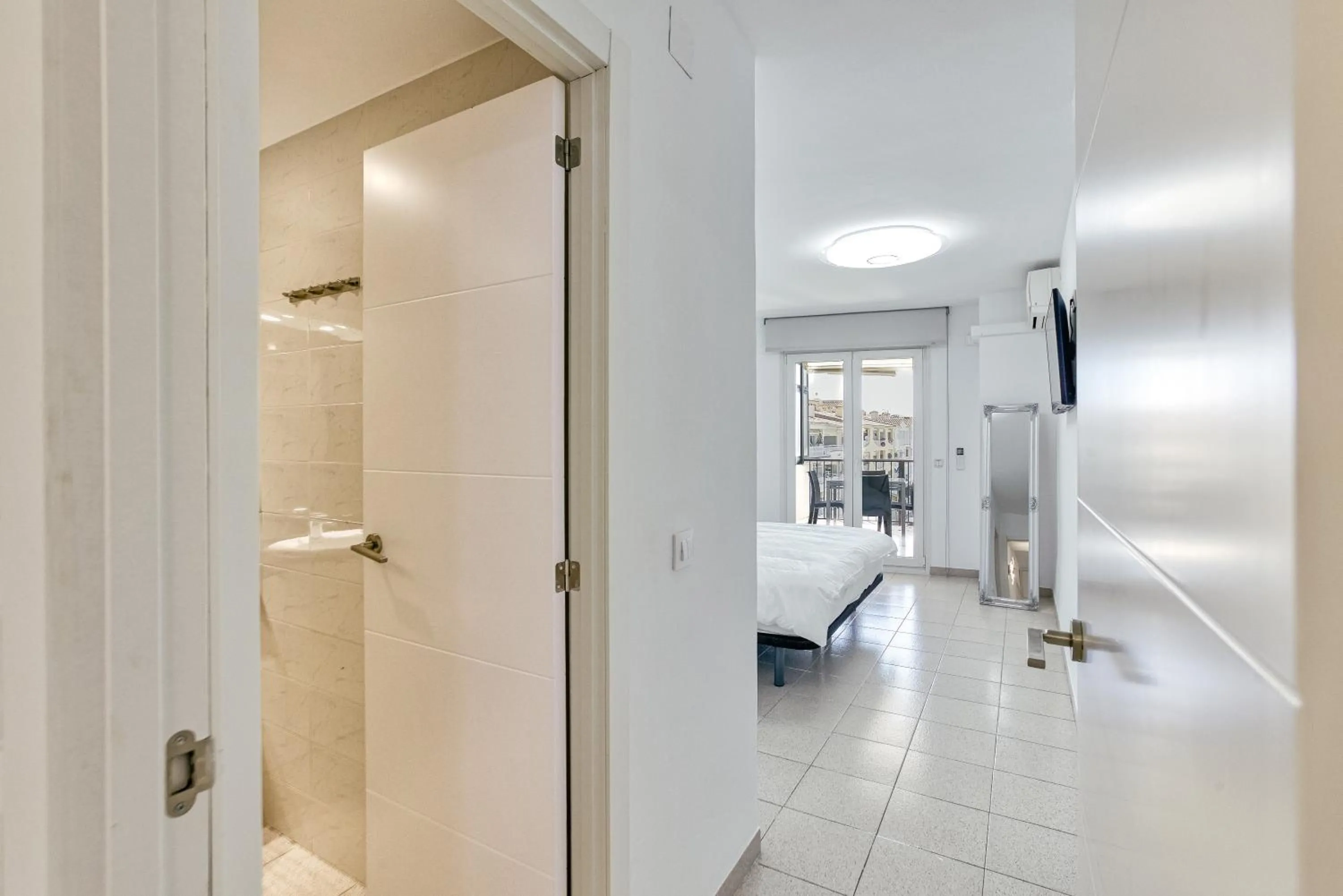 Property building in Apartamento Con Vistas A Mar