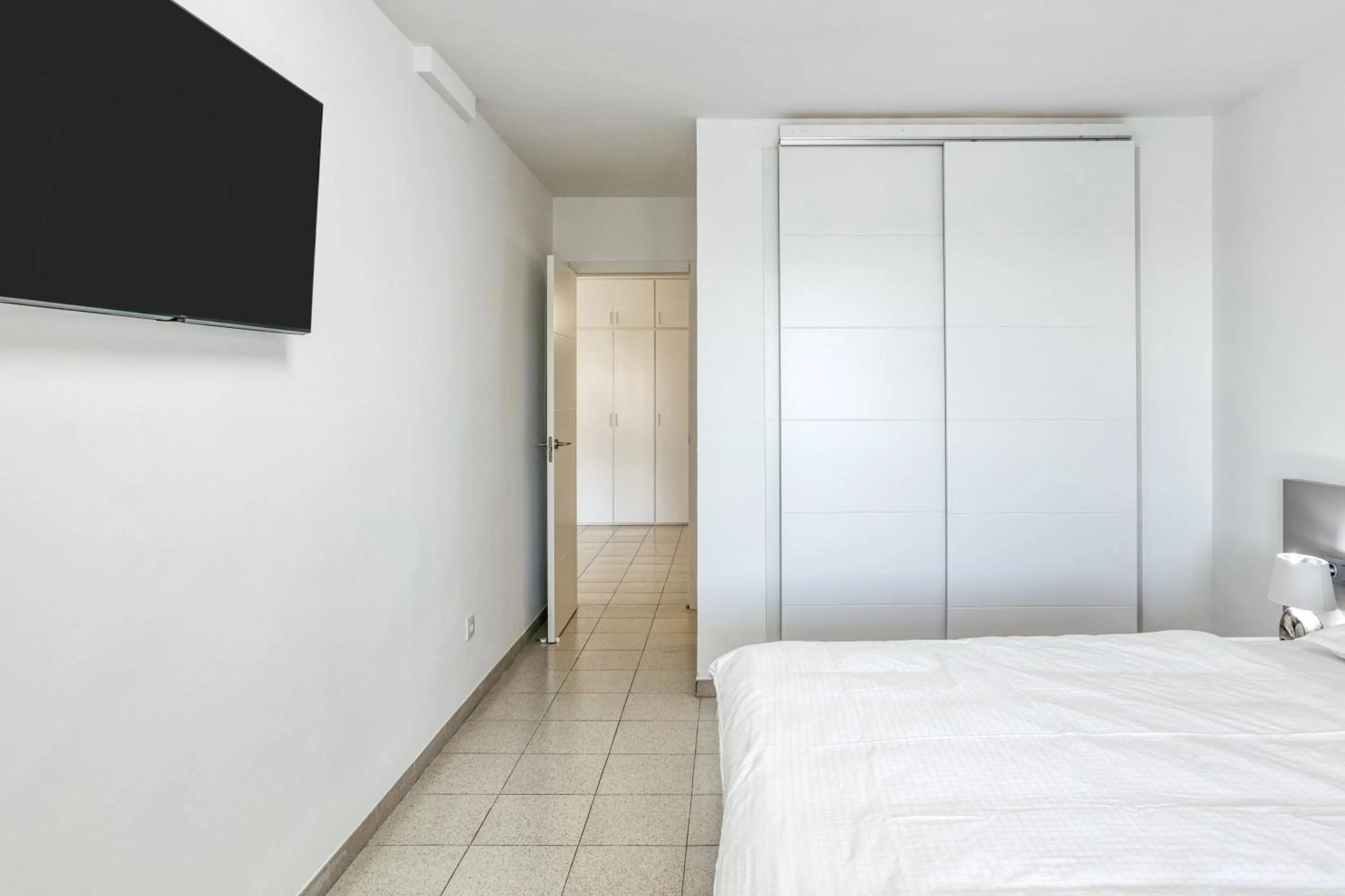 Living room, Bed in Apartamento Con Vistas A Mar
