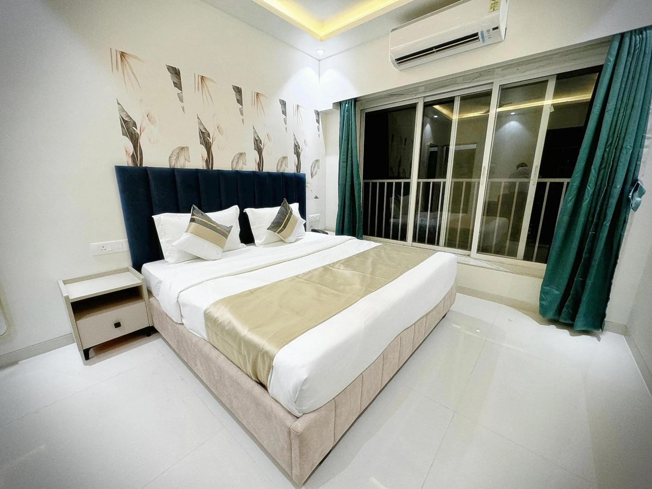 Photo of the whole room, Bed in The Orion Premium Suites