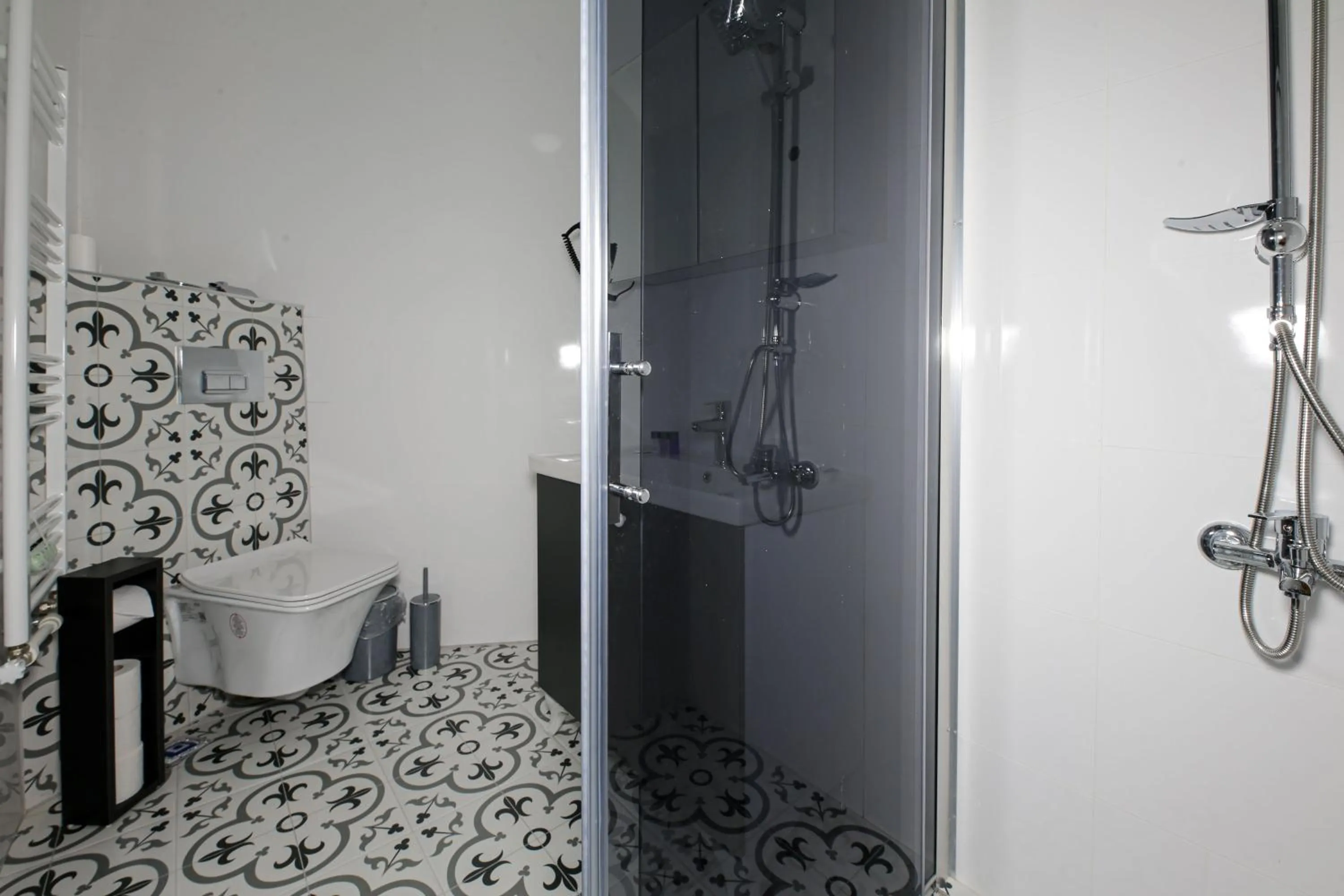 Shower in Dusler Vadisi Kazdaglari