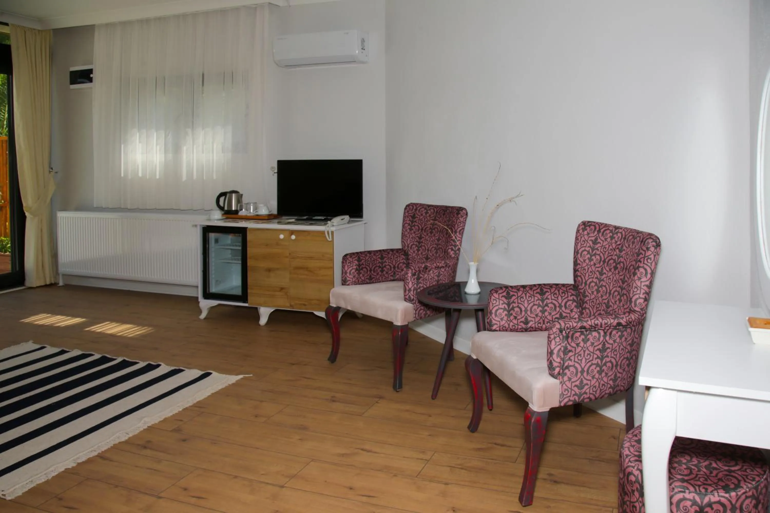 Seating area in Dusler Vadisi Kazdaglari