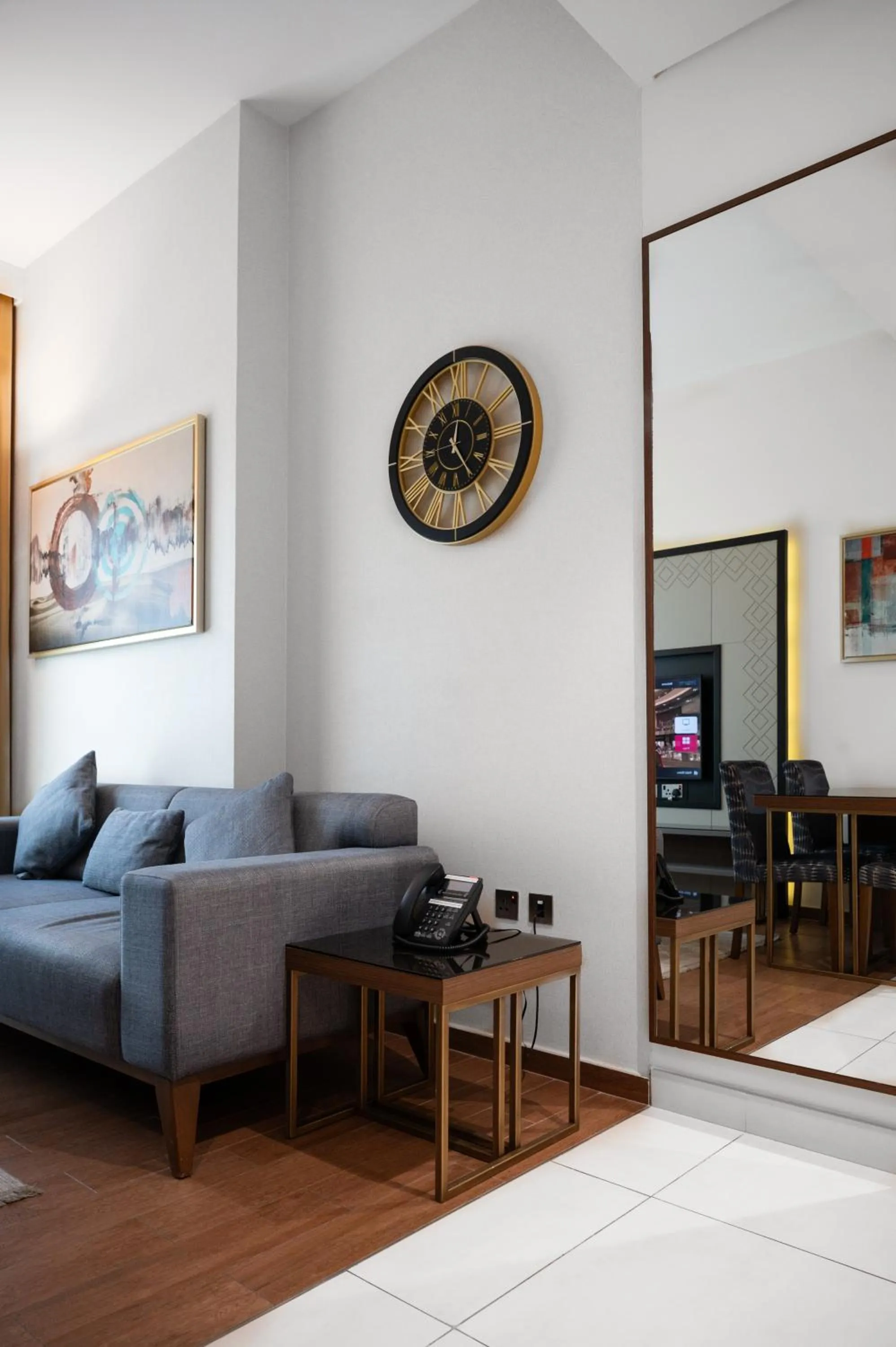 Dining area, Bed in Central Inn Hotel & Suites - Al Sadd, Doha, Qatar