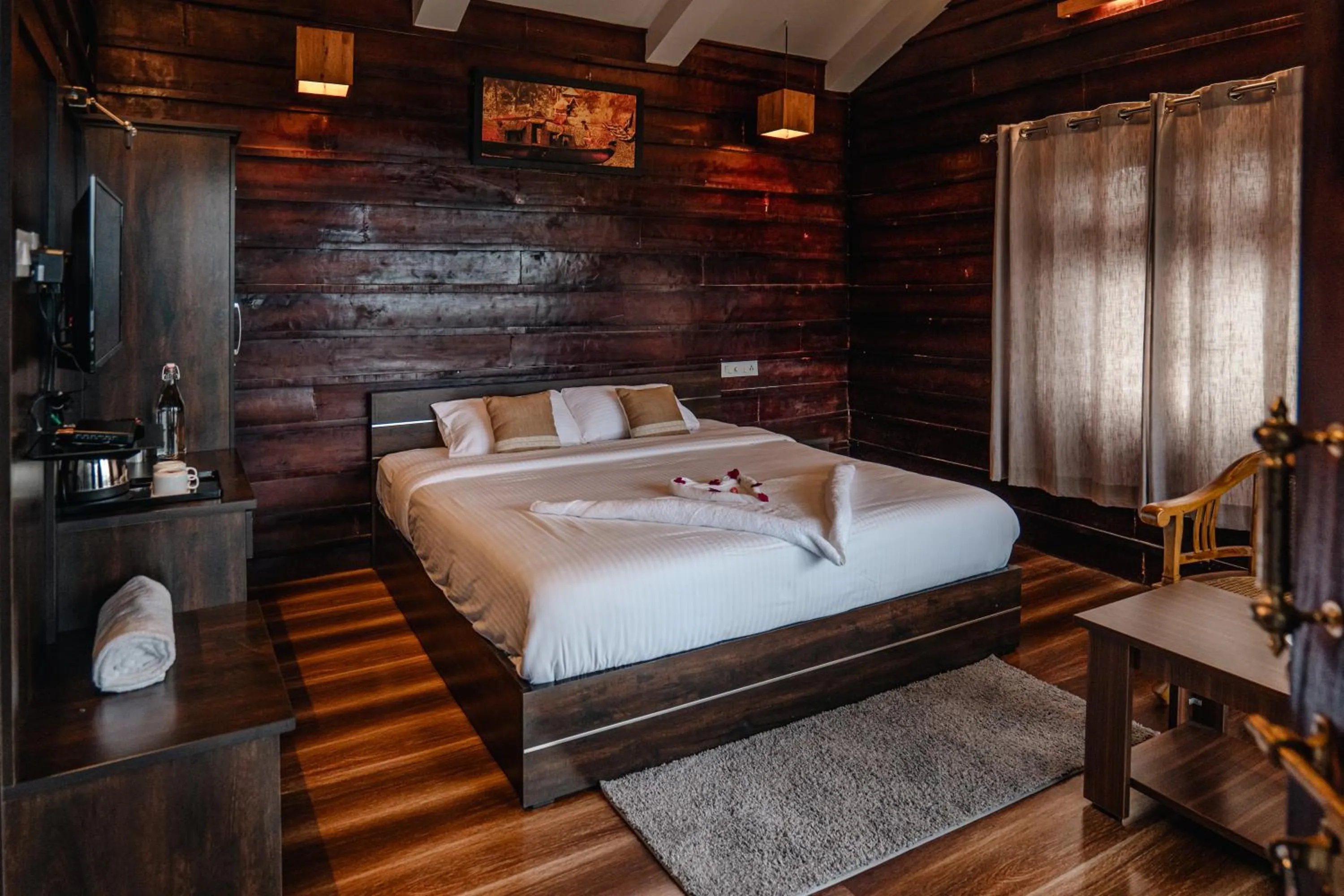 Bed in Hilltop Munnar by Fracspace