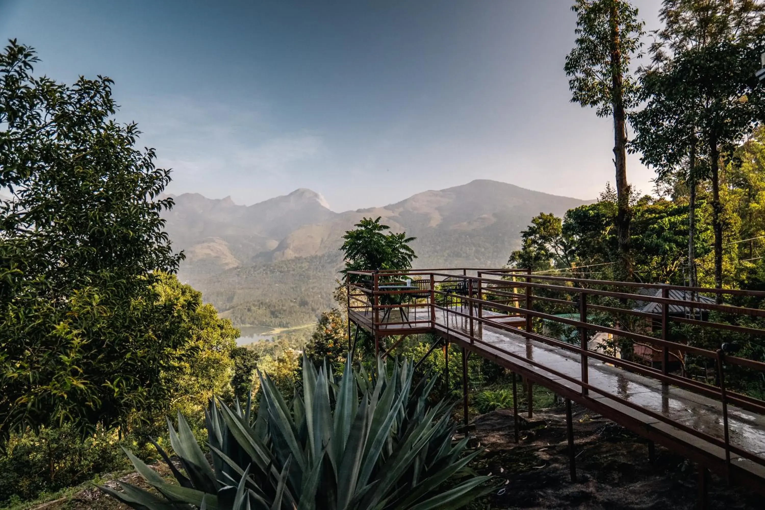 Hilltop Munnar by Fracspace Hilltop Munnar by Fracspace