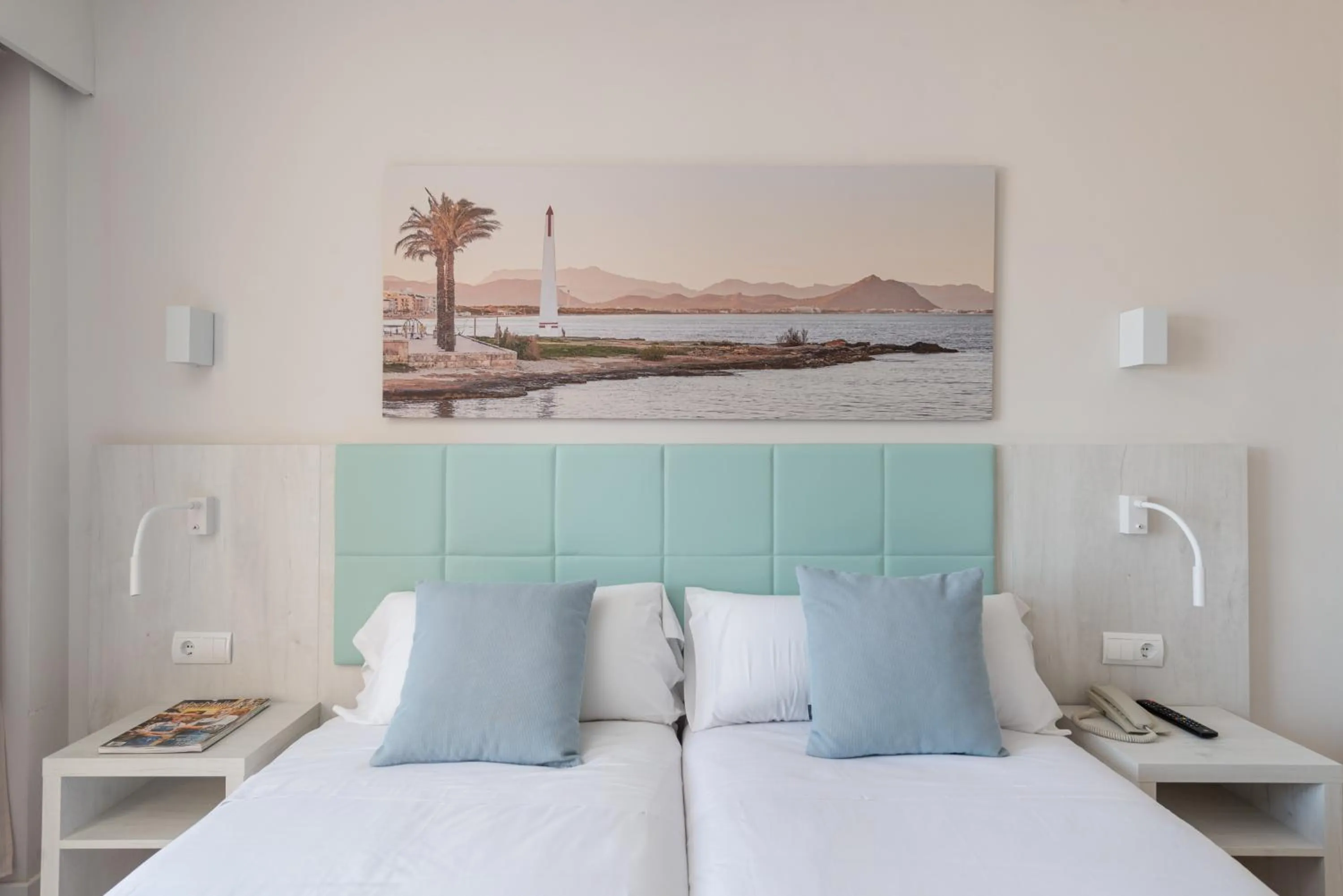 Photo of the whole room, Bed in O7 Nordeste Playa