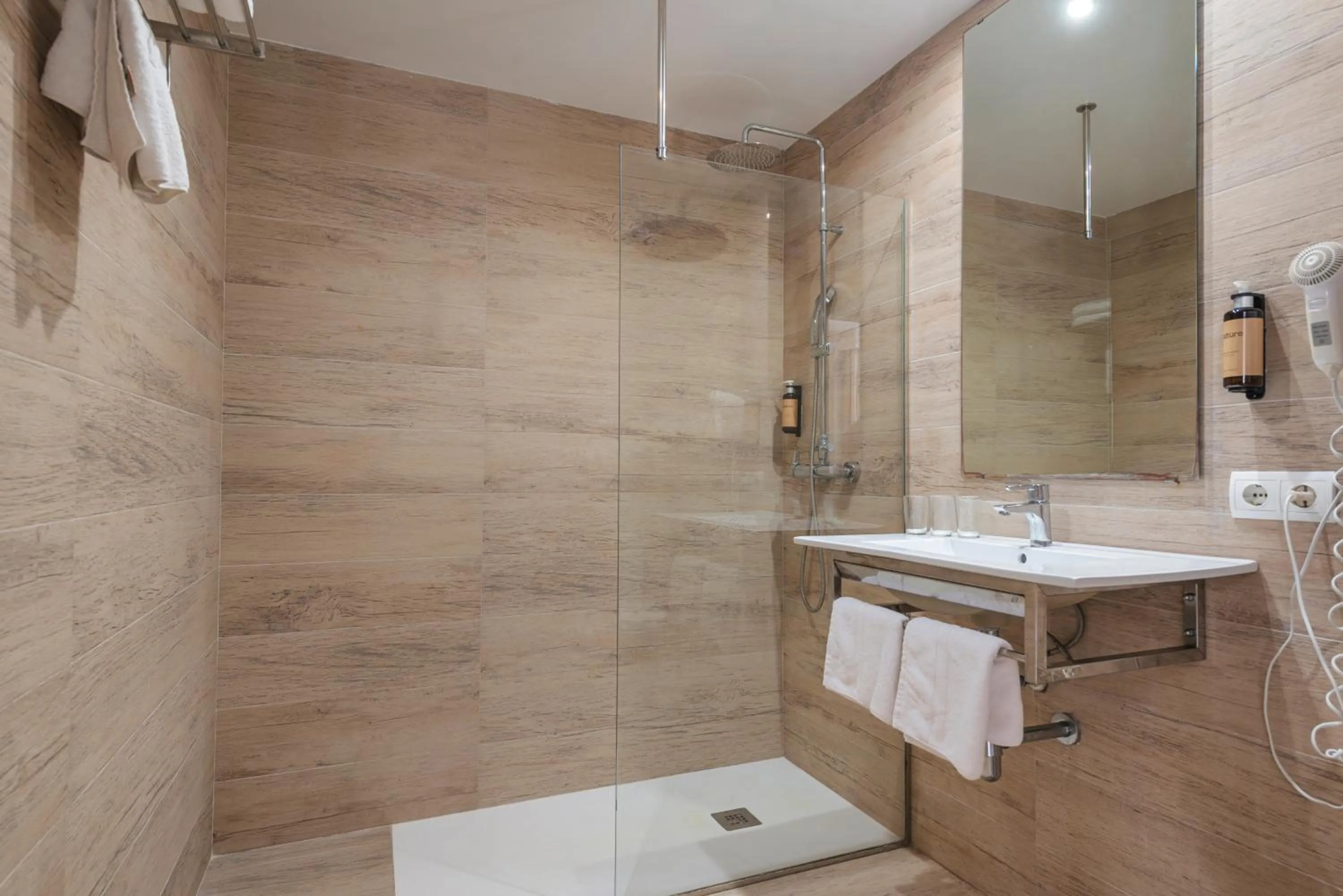 Bathroom in O7 Nordeste Playa