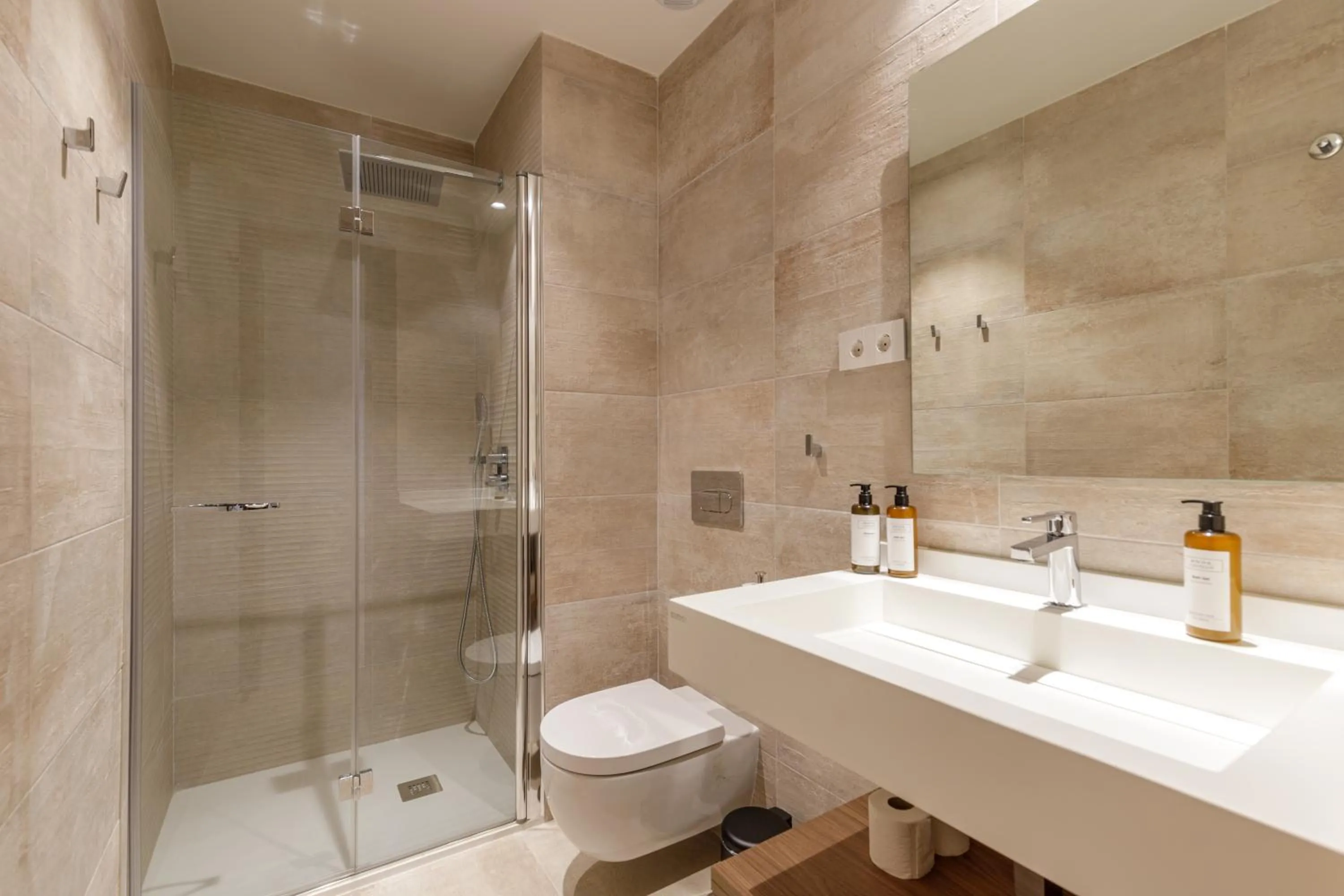 Shower in Plaza del Siglo Suites & Boutique Apartments by Caleta Homes