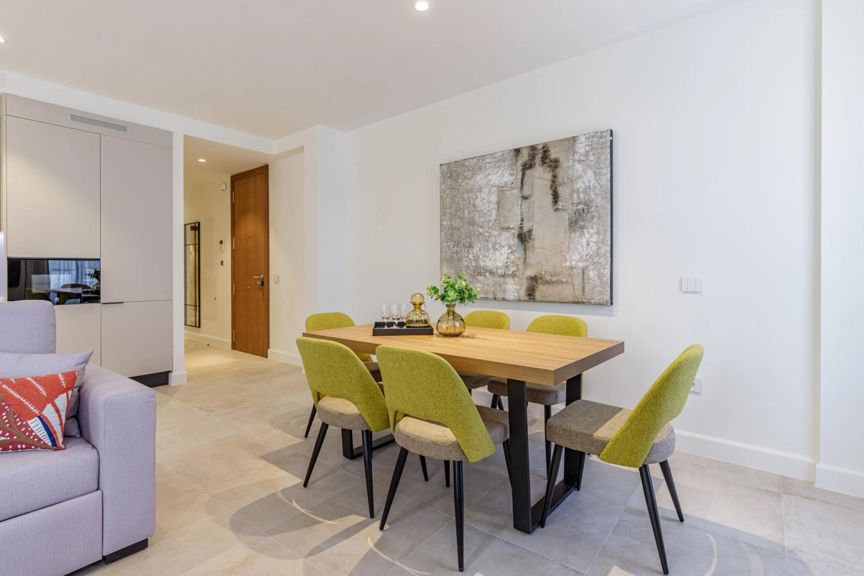 TV and multimedia in Plaza del Siglo Suites & Boutique Apartments by Caleta Homes