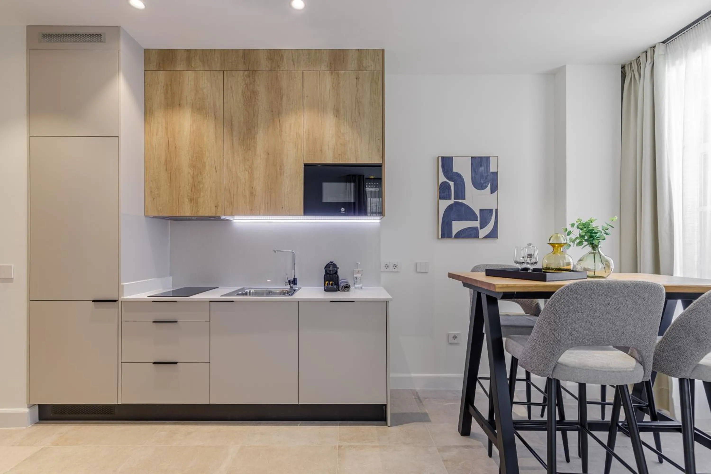 Coffee/tea facilities in Plaza del Siglo Suites & Boutique Apartments by Caleta Homes