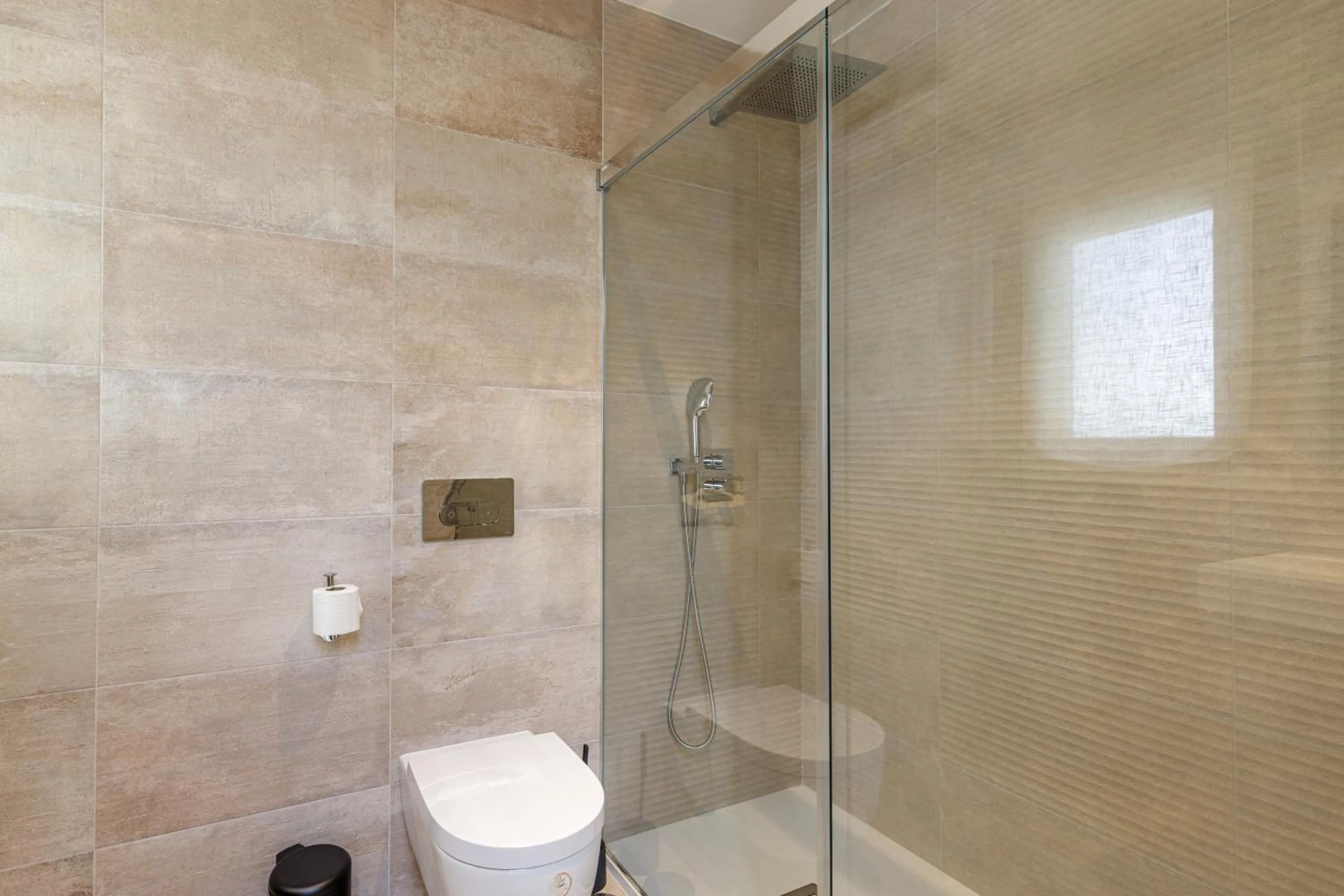 Shower in Plaza del Siglo Suites & Boutique Apartments by Caleta Homes