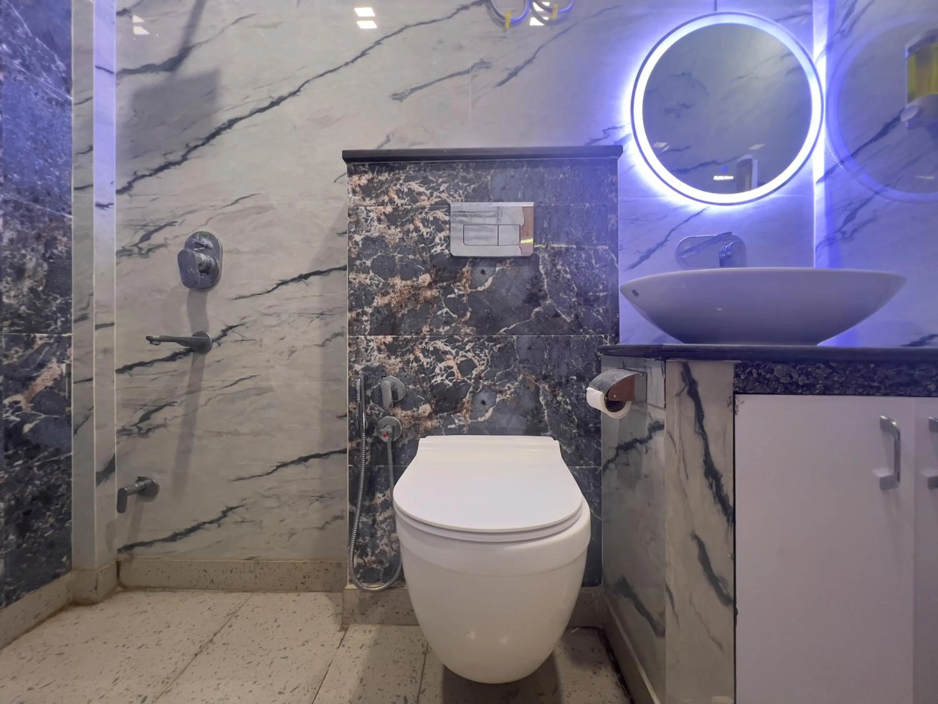 Shower in The Shalam Resort श्रीकृष्ण शरणं मम