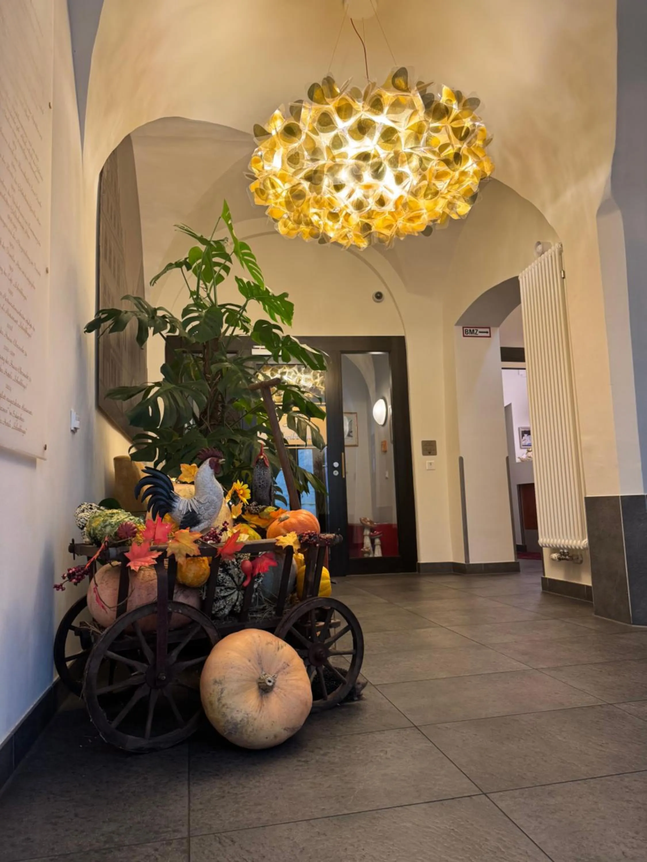 Decorative detail in Hotel Schwibbogen Altstadt & Apartments