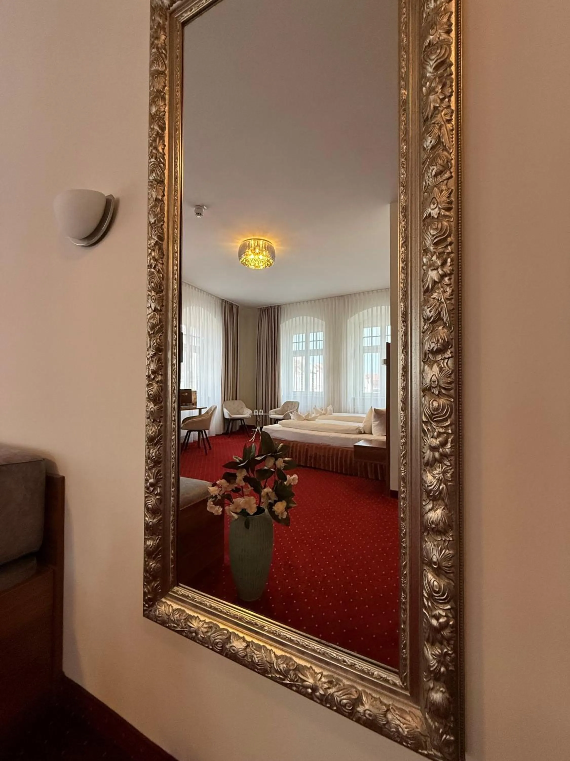 Photo of the whole room, Bed in Hotel Schwibbogen Altstadt & Apartments