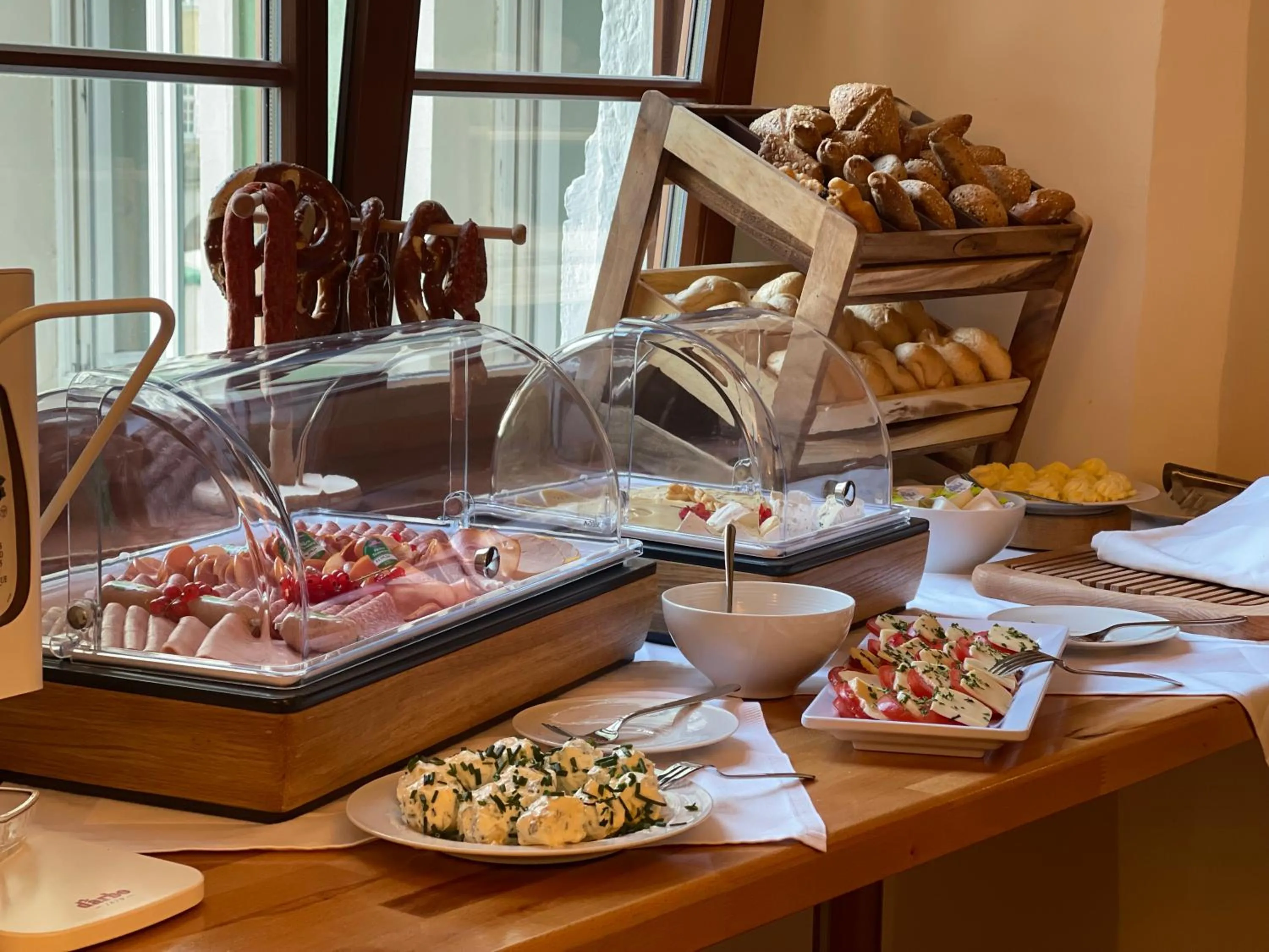 Breakfast in Hotel Schwibbogen Altstadt & Apartments